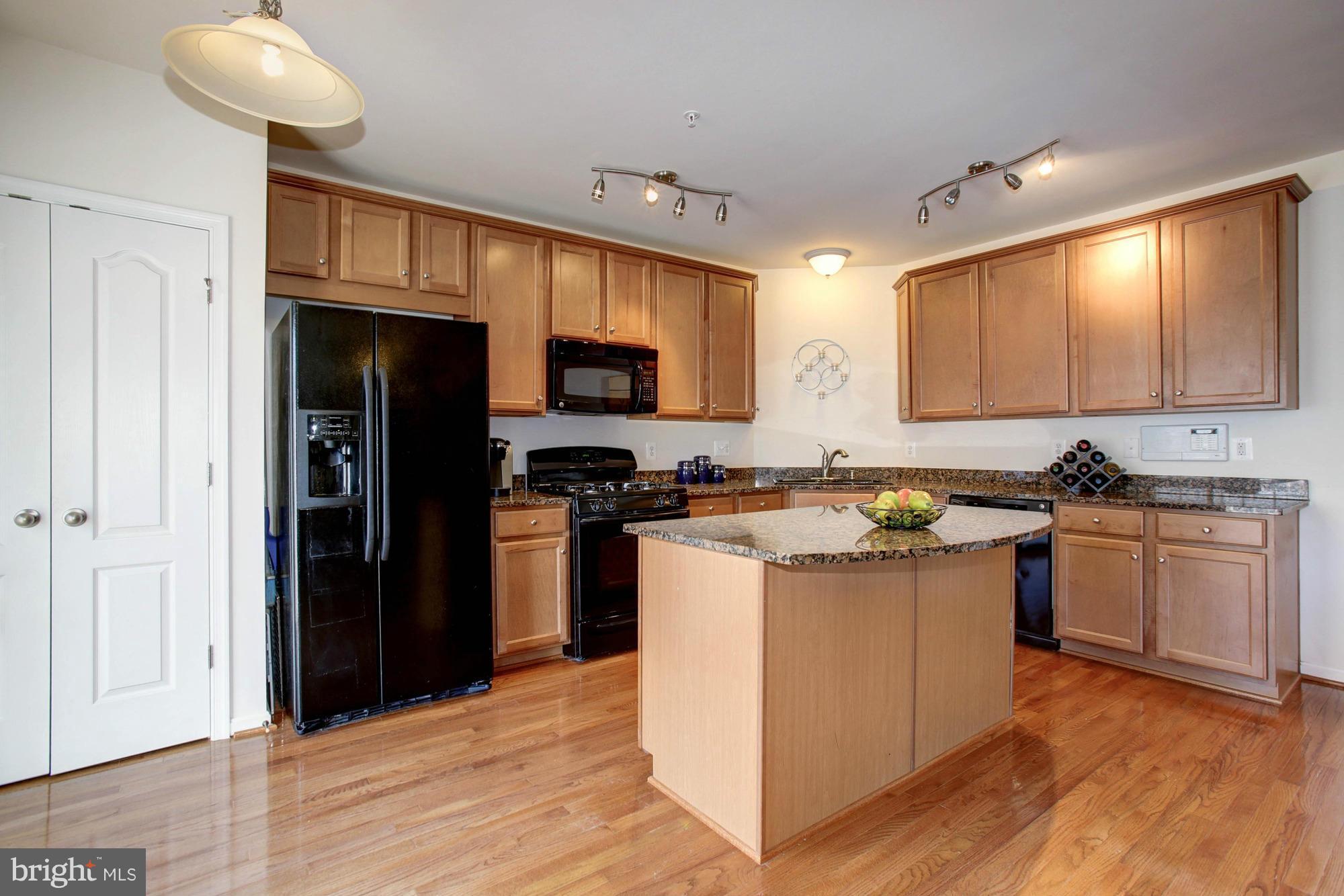 PARADISE/THE RESIDENCES - Residential