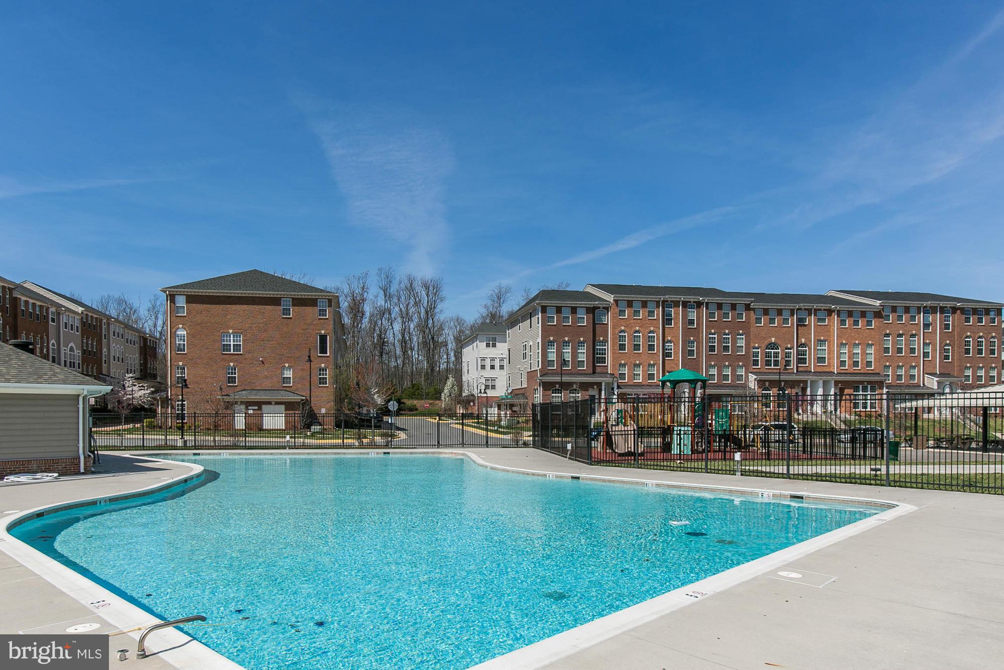 PARADISE/THE RESIDENCES - Residential