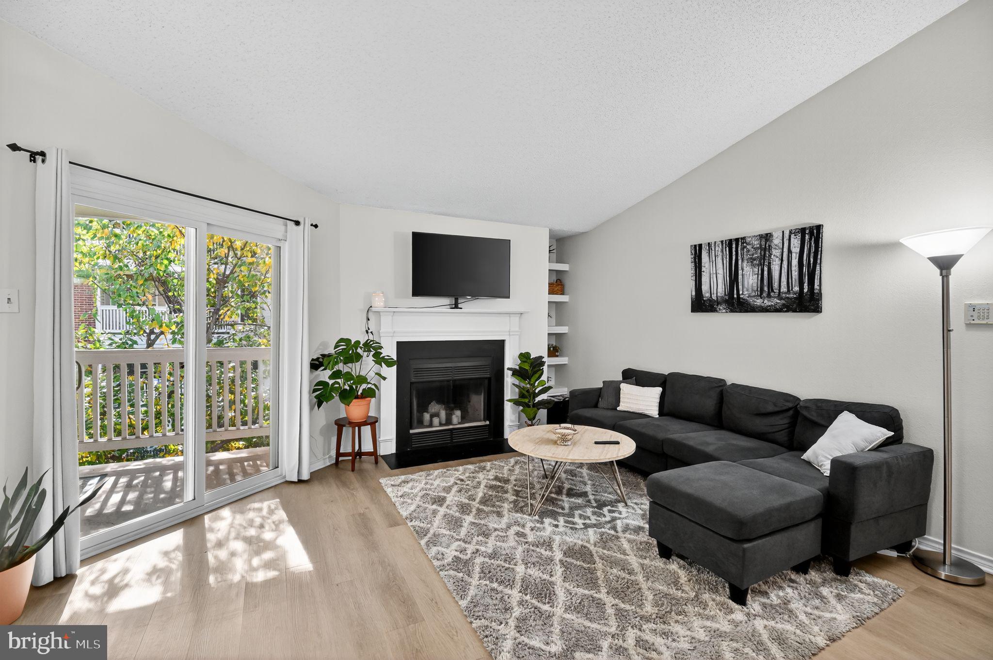 FOUNTAINS AT MCLEAN - Residential