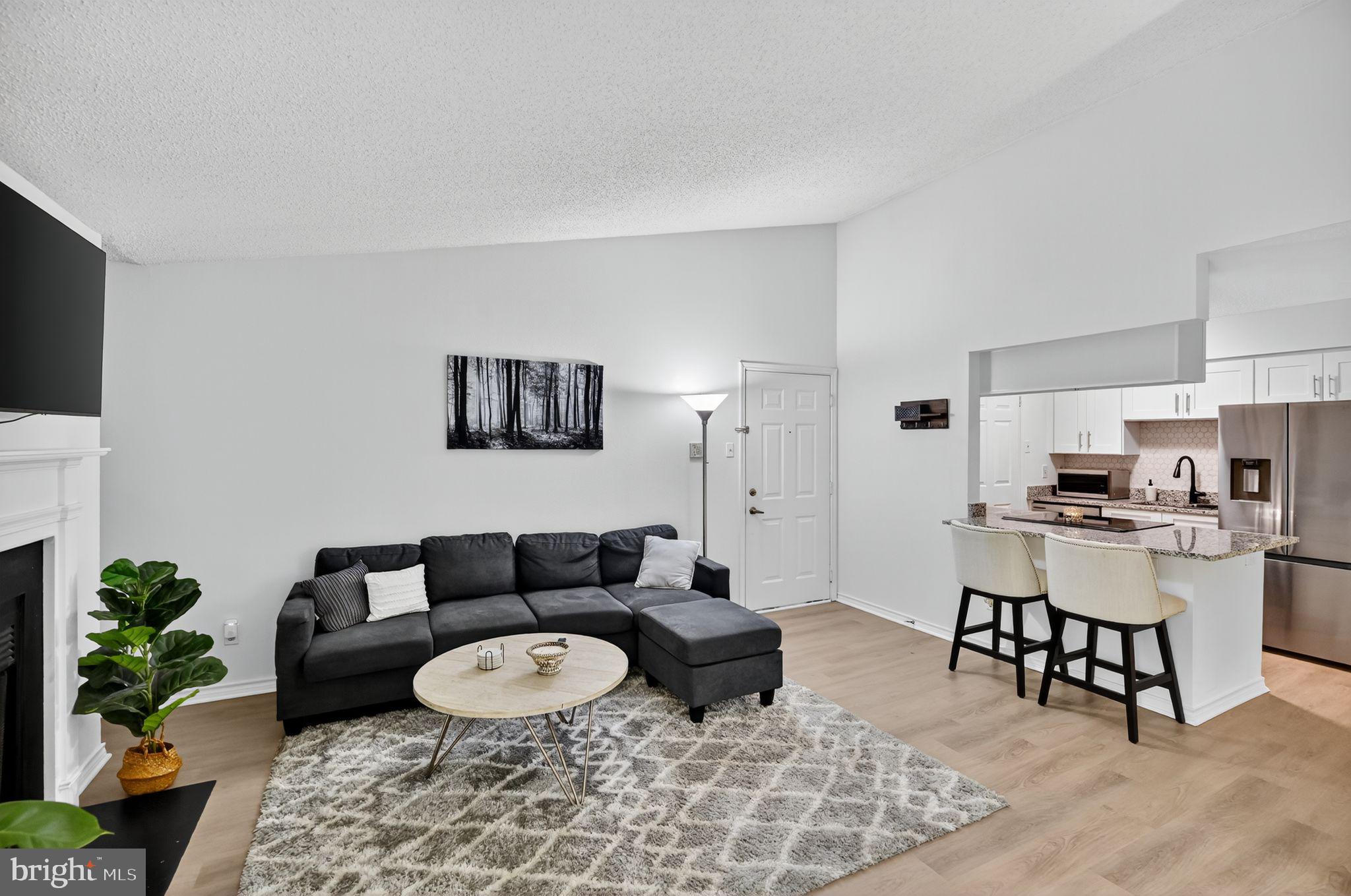 FOUNTAINS AT MCLEAN - Residential