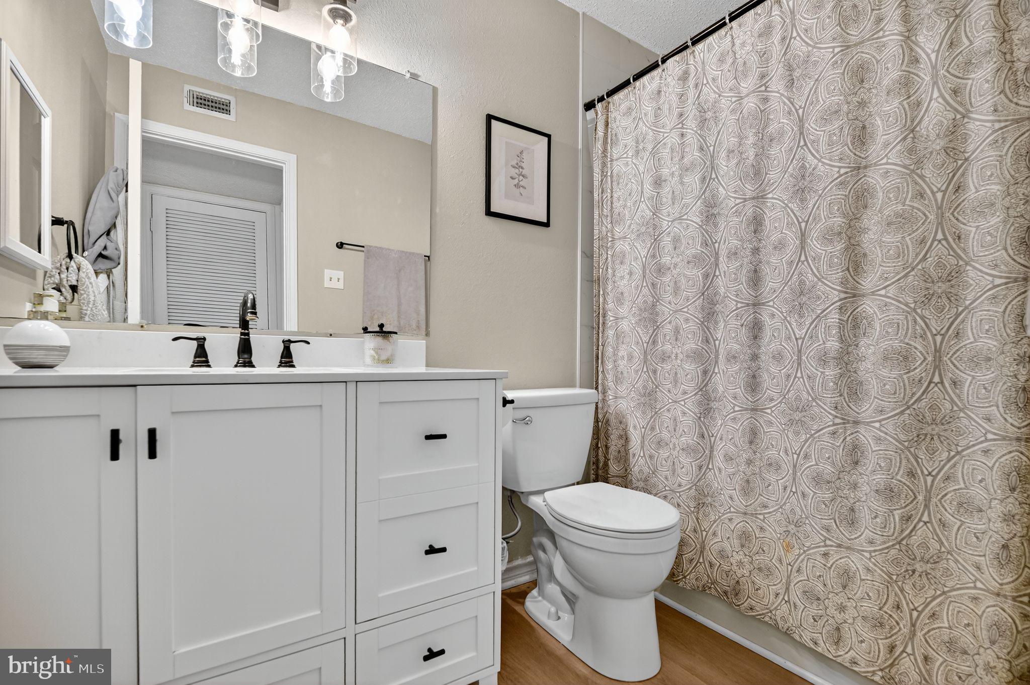 FOUNTAINS AT MCLEAN - Residential