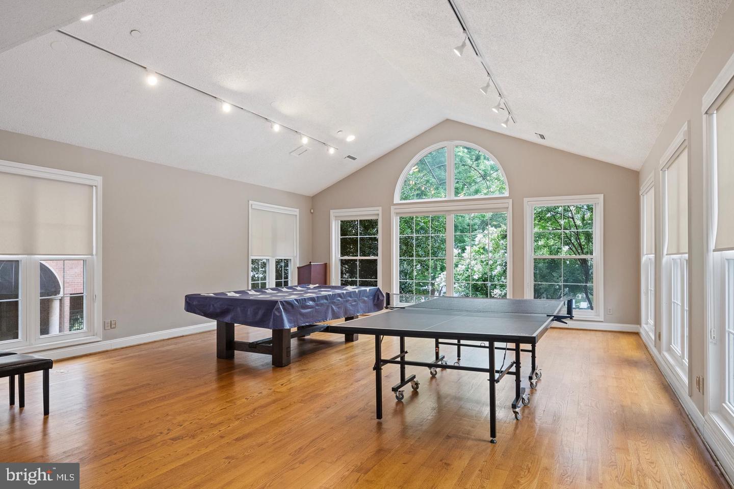 FOUNTAINS AT MCLEAN - Residential