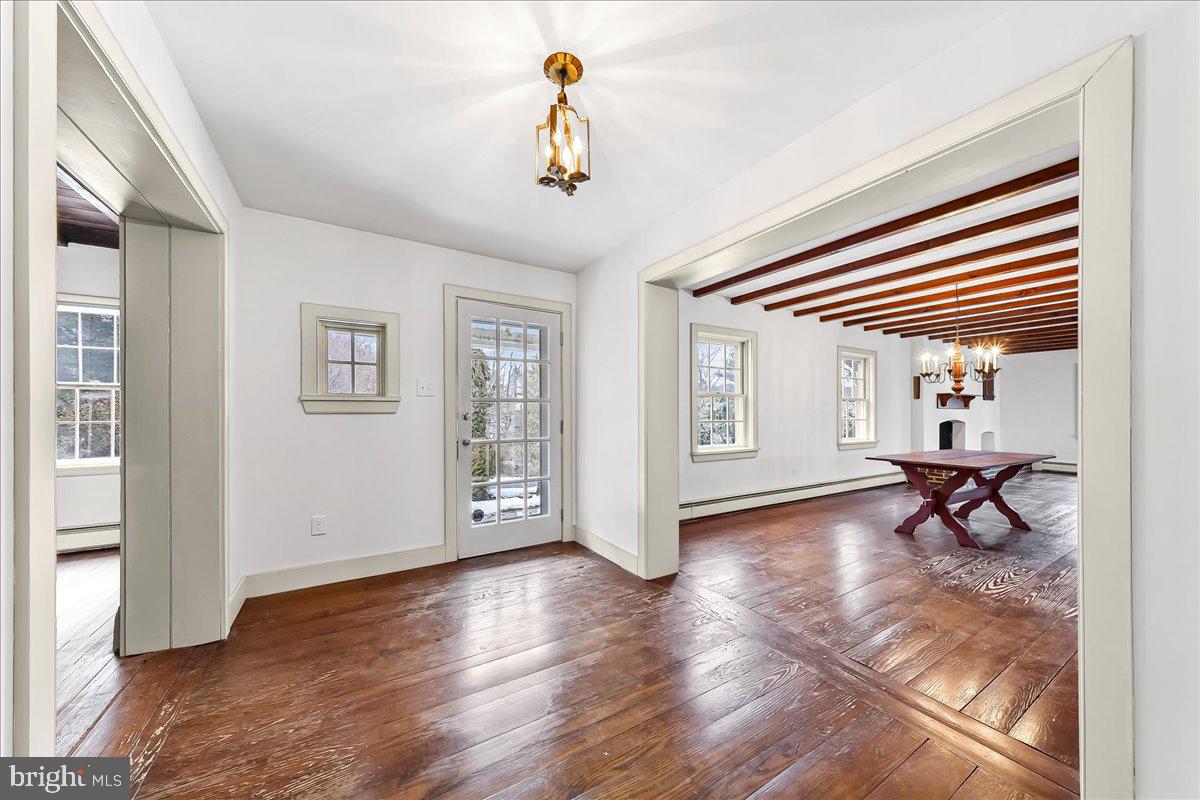 HUNTVIEW AT HORSES - Residential