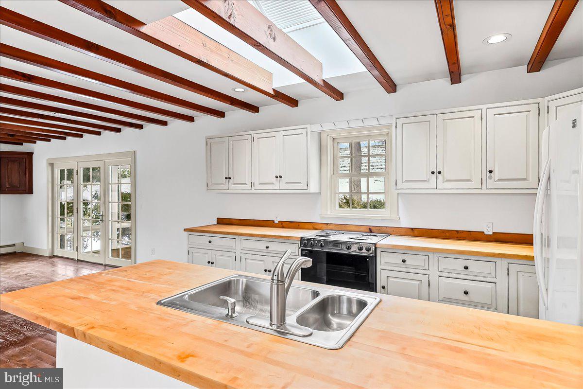 HUNTVIEW AT HORSES - Residential