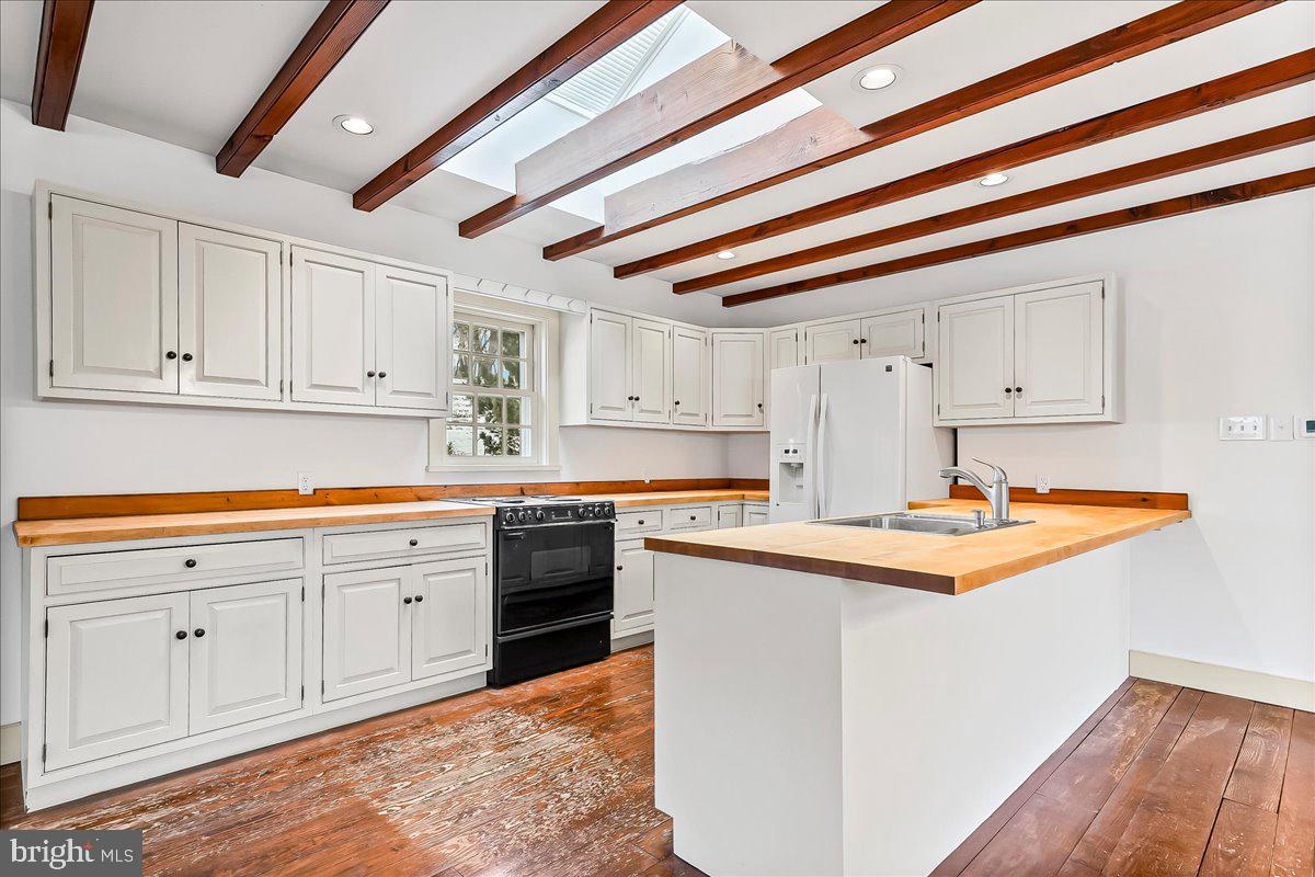 HUNTVIEW AT HORSES - Residential