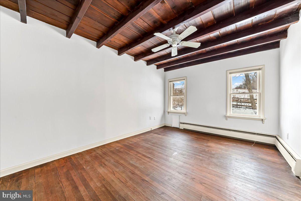 HUNTVIEW AT HORSES - Residential