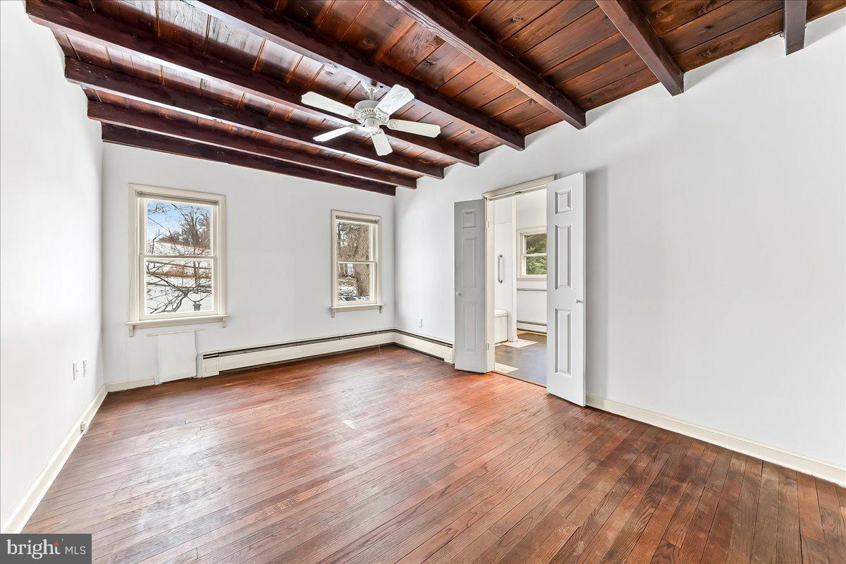 HUNTVIEW AT HORSES - Residential