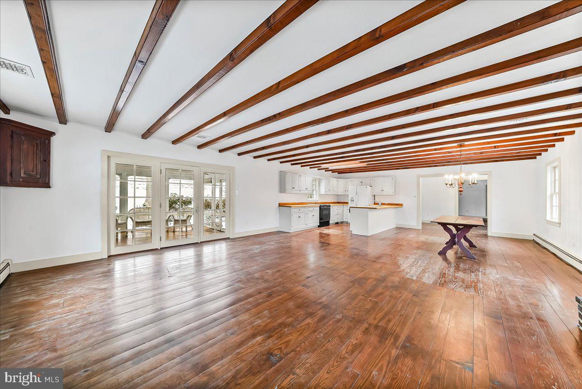 HUNTVIEW AT HORSES - Residential