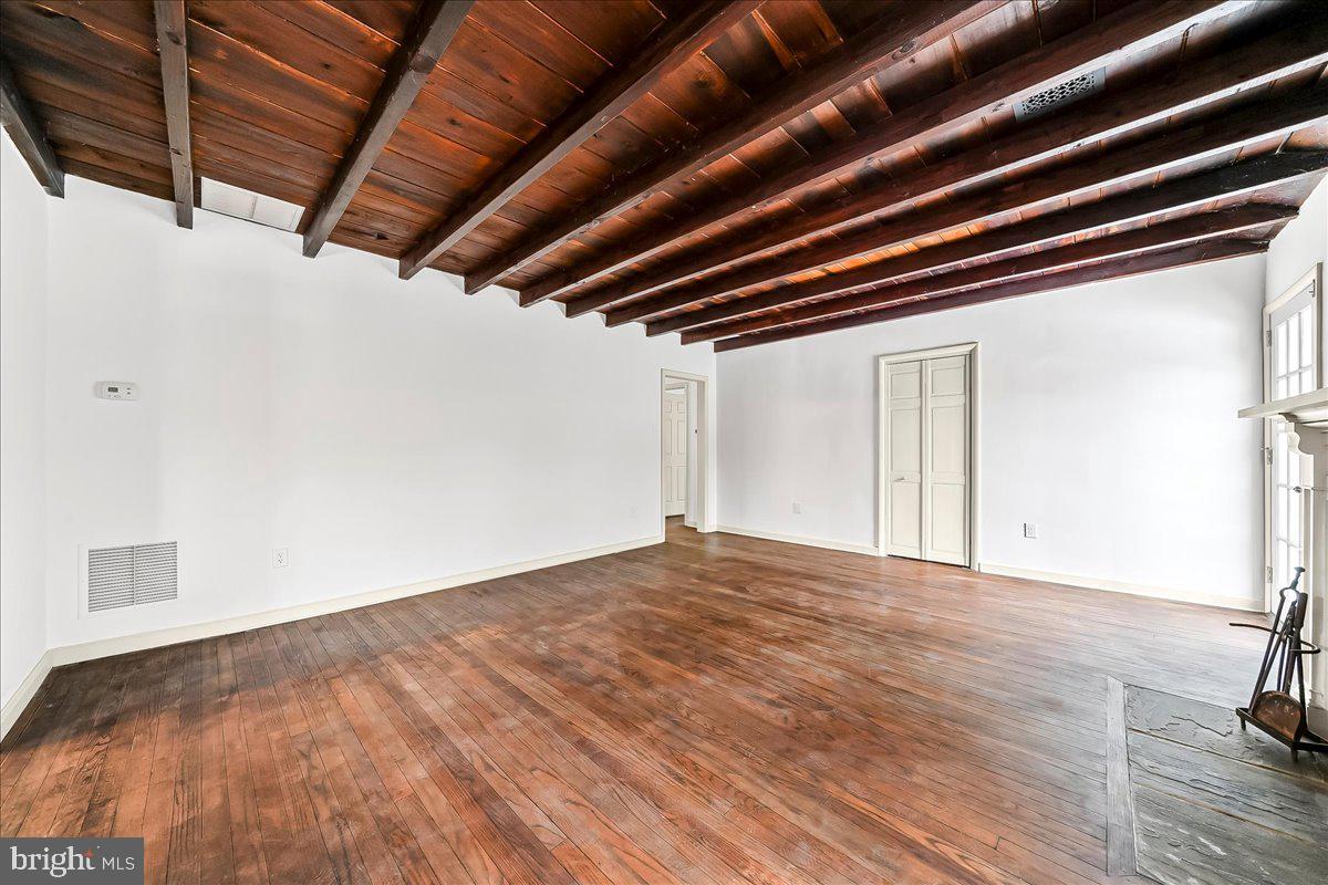 HUNTVIEW AT HORSES - Residential