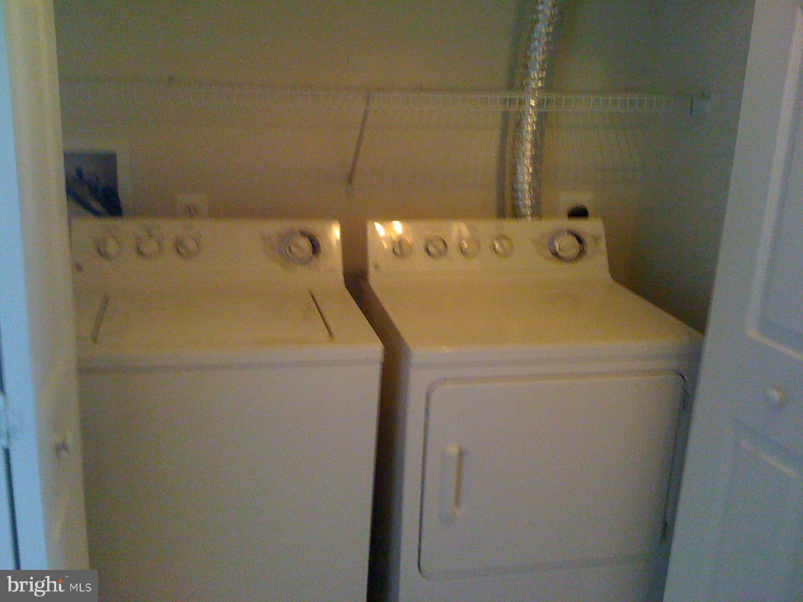 BALLENGER CREEK CENTER POND - Residential