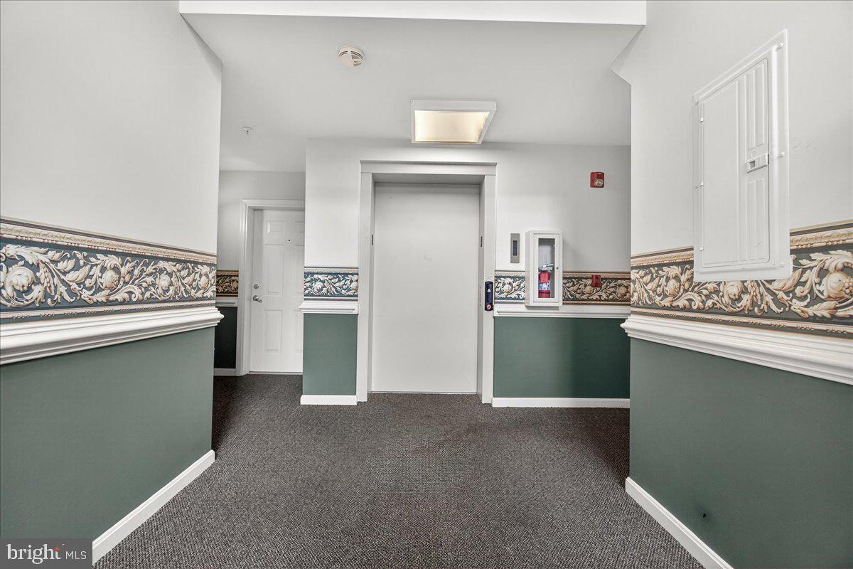 BALLENGER CREEK CENTER POND - Residential