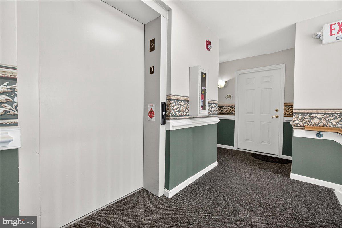 BALLENGER CREEK CENTER POND - Residential