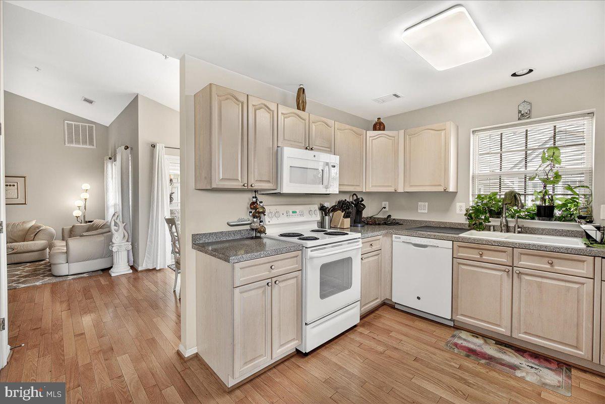 BALLENGER CREEK CENTER POND - Residential