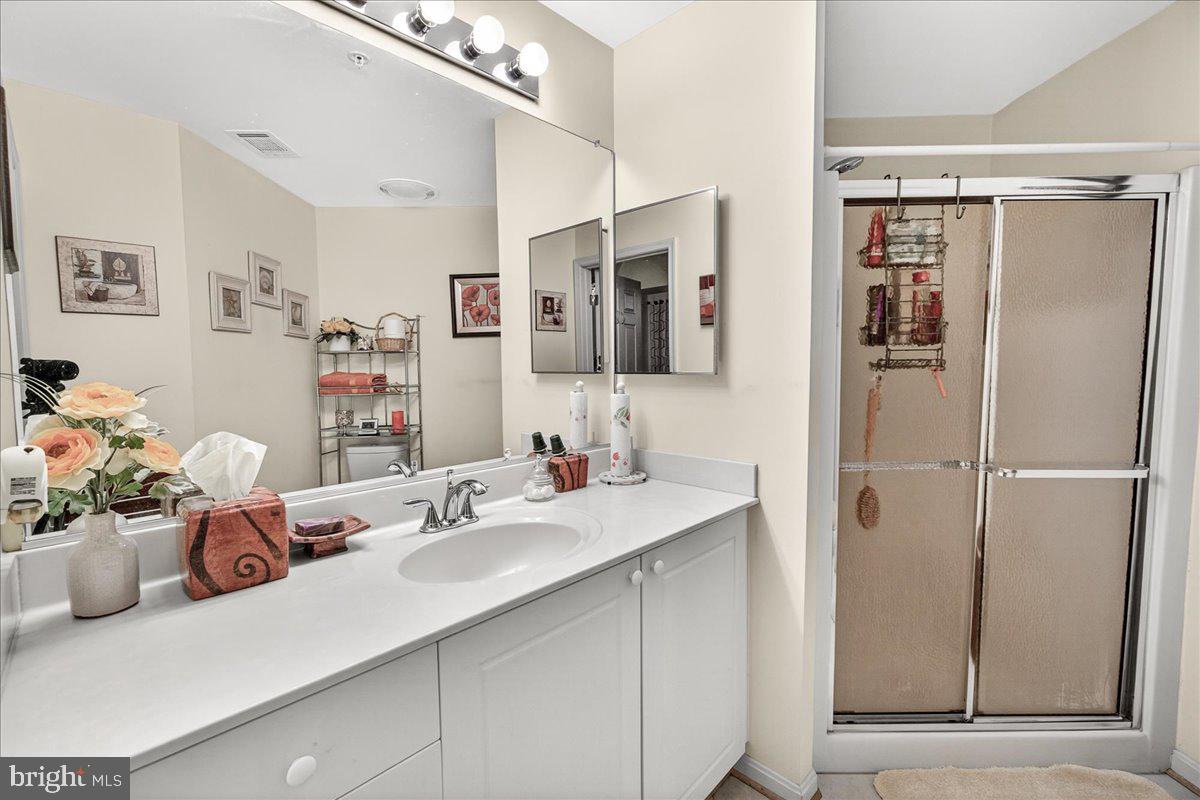 BALLENGER CREEK CENTER POND - Residential