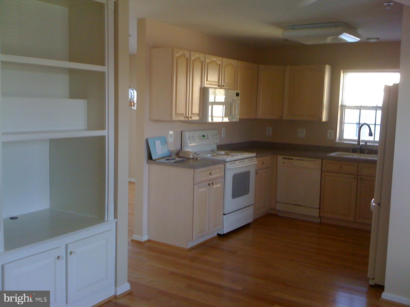 595 CAWLEY DRIVE 4 3C