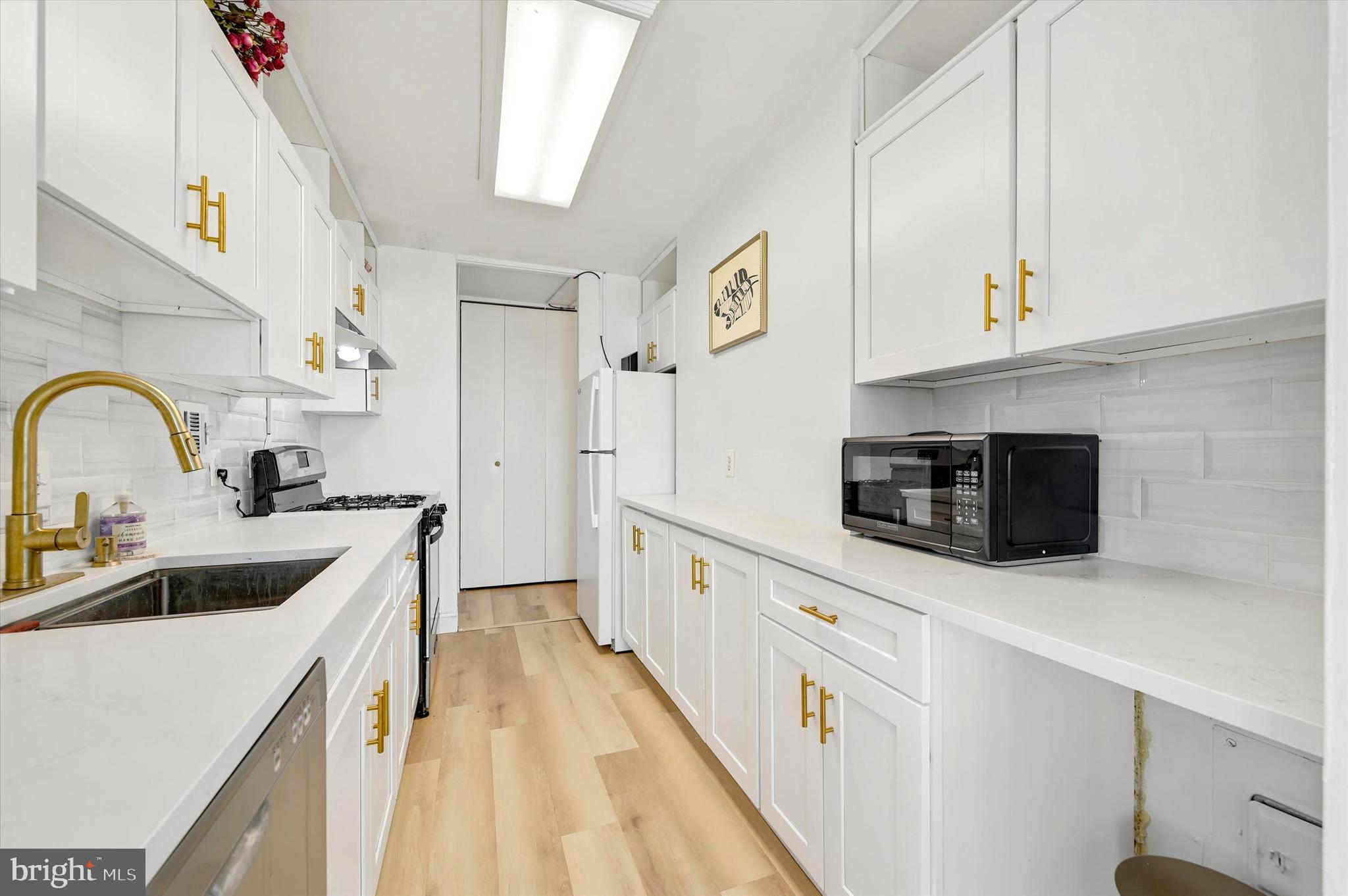 3600 CONSHOHOCKEN AVENUE 00 1810