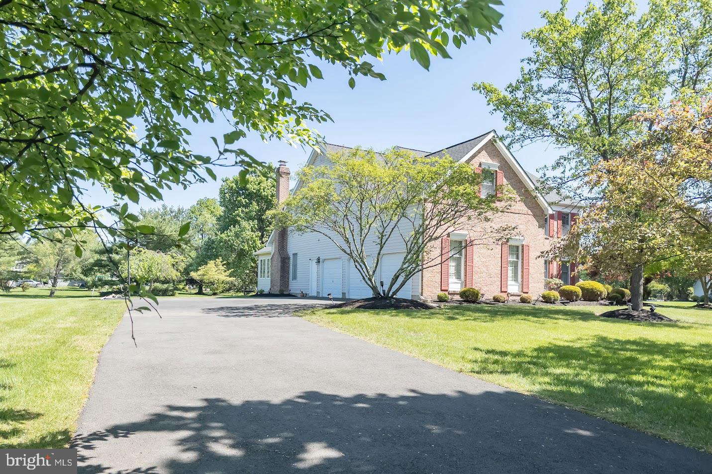 554 W VILLAGE ROAD