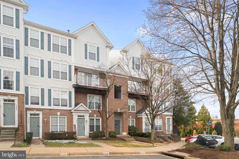Photo of 12789 Fair Crest Court #14-102, FAIRFAX, VA 22033 (MLS # VAFX2293748)