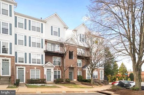 Condo For Sale - 12789 Fair Crest Court #14-102<br/> FAIRFAX, VA 22033