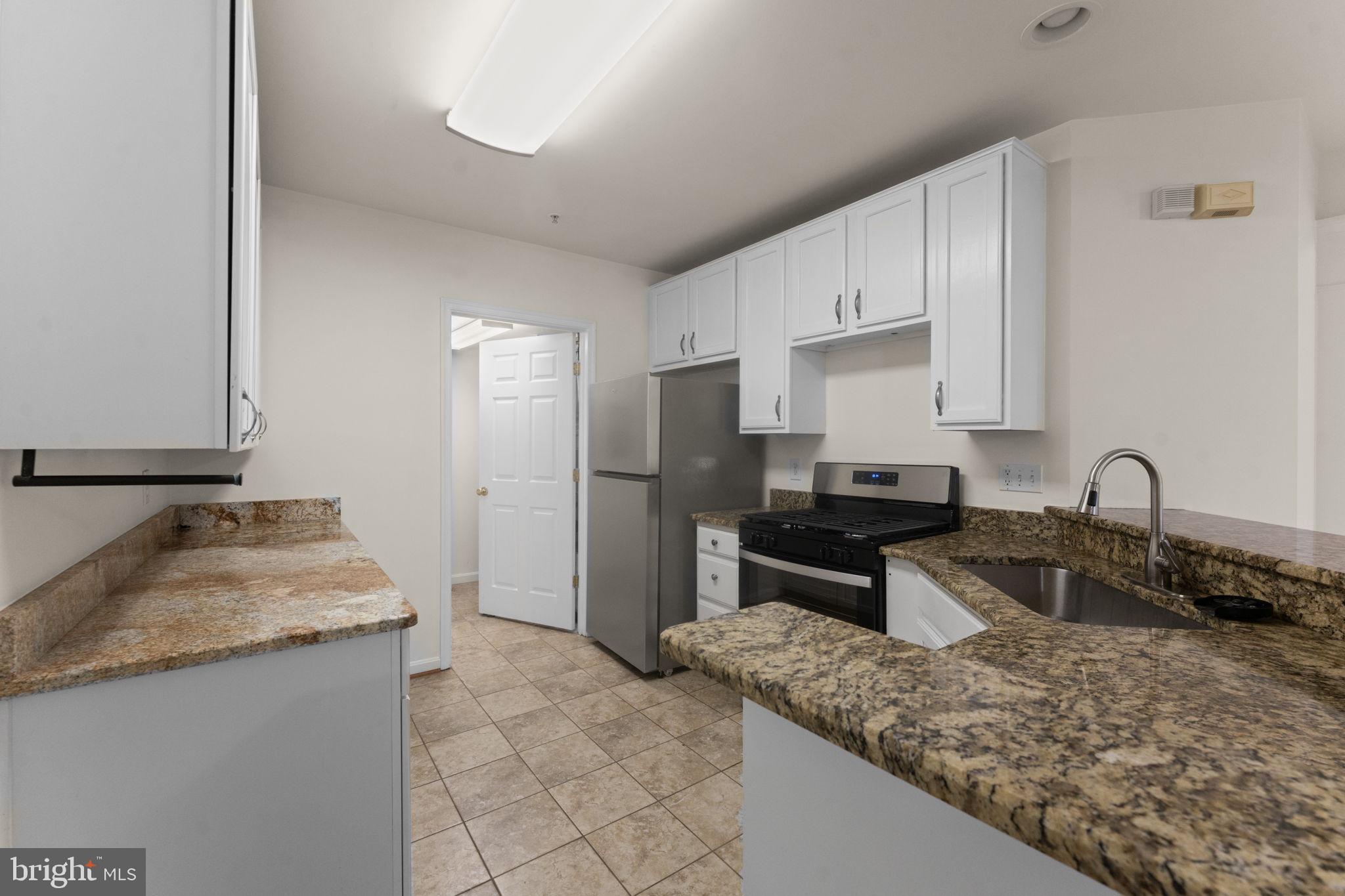 FAIR LAKES CONDO - Residential