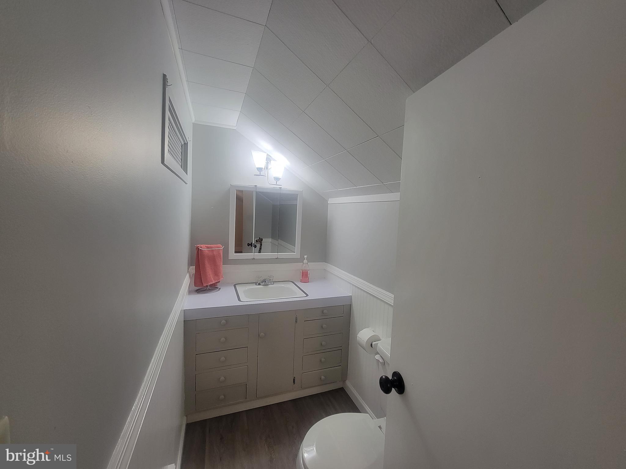 CRESAPTOWN - Residential