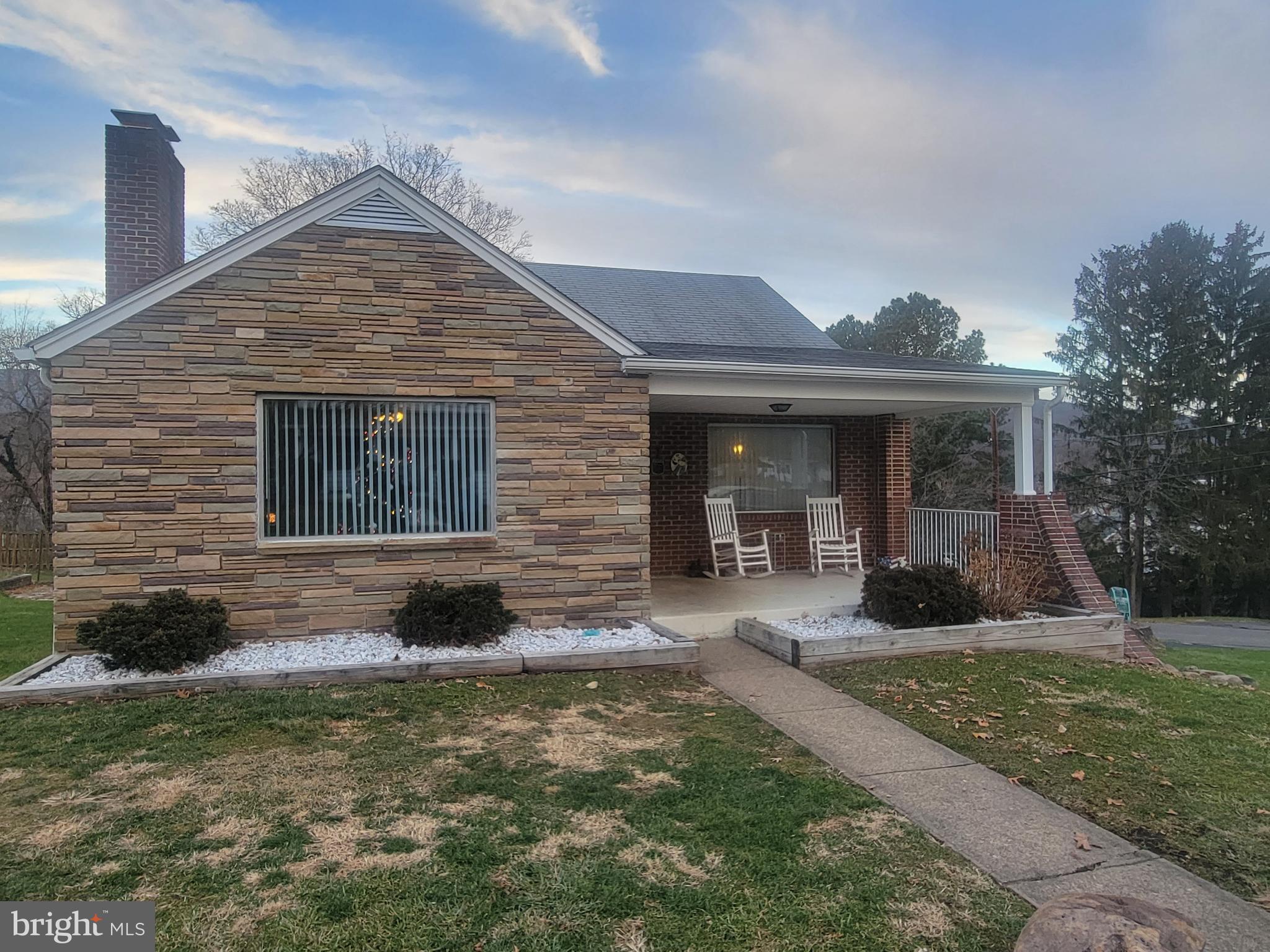 CRESAPTOWN - Residential