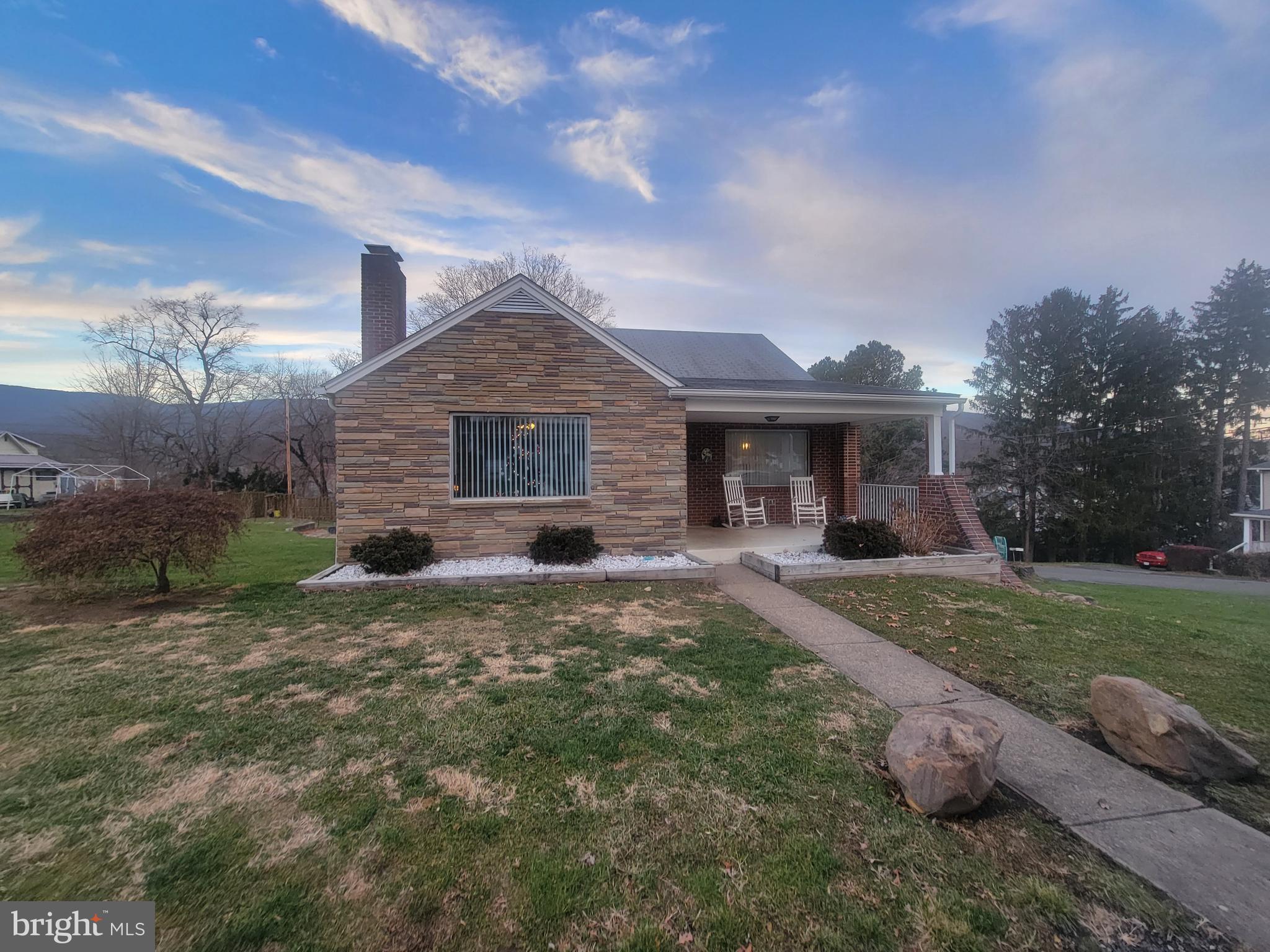 CRESAPTOWN - Residential