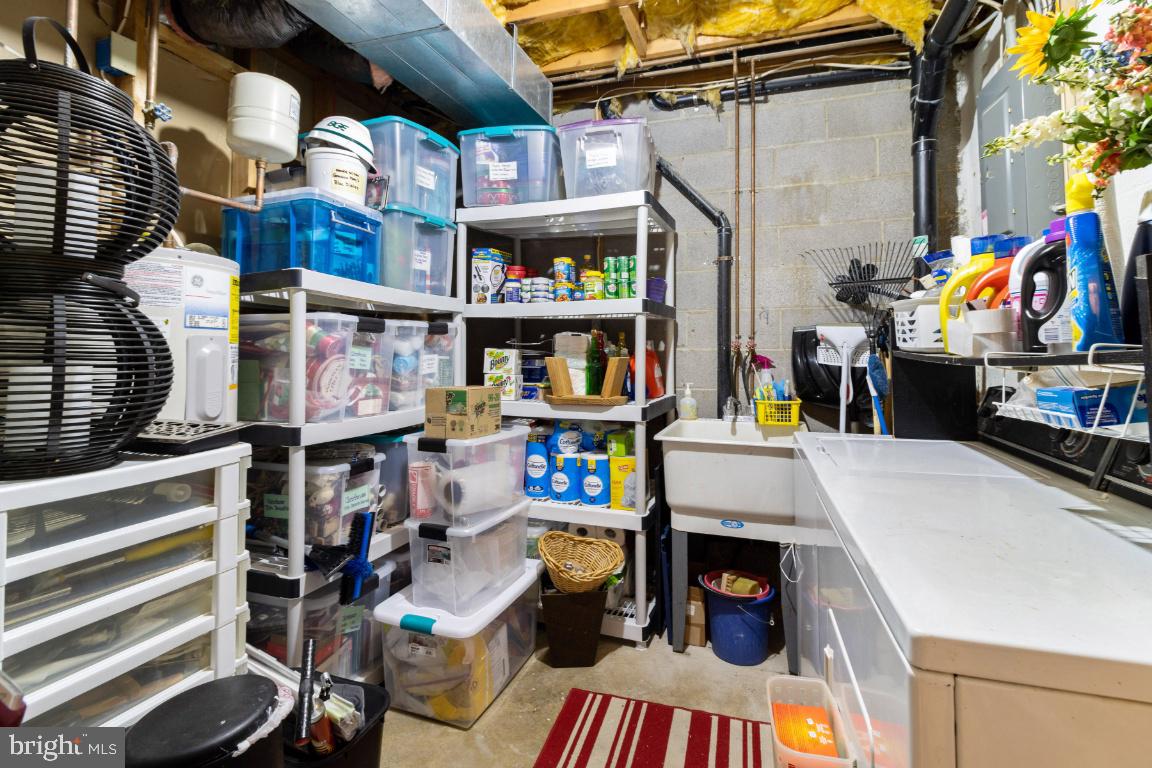 KIMBERLY WOODS VILLAGE - Residential