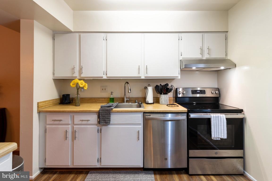 KIMBERLY WOODS VILLAGE - Residential