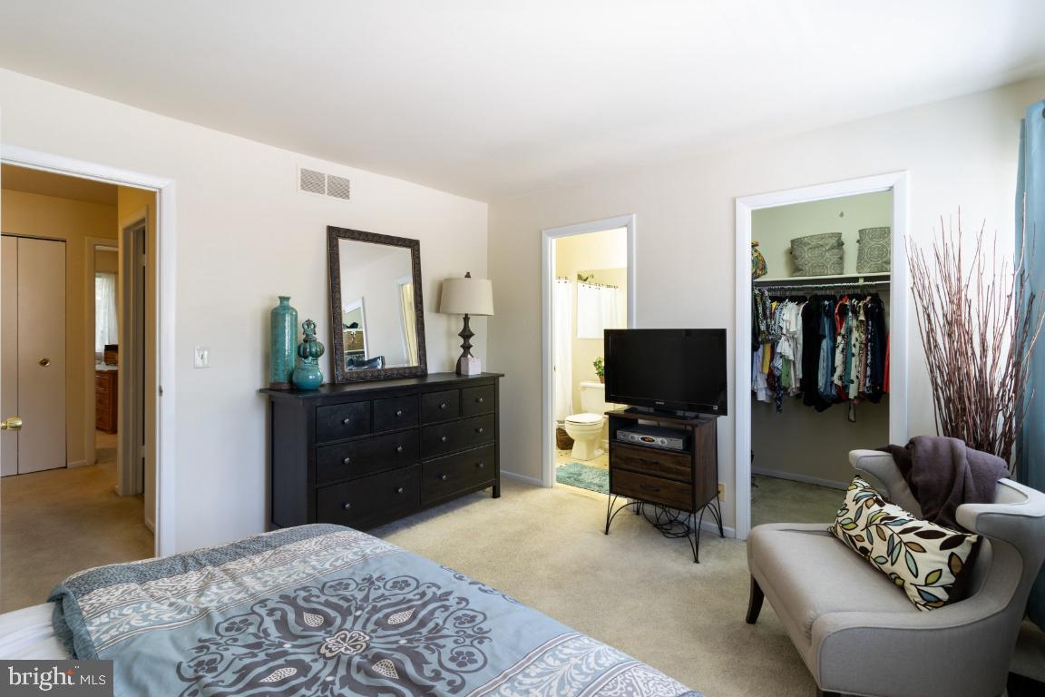 KIMBERLY WOODS VILLAGE - Residential