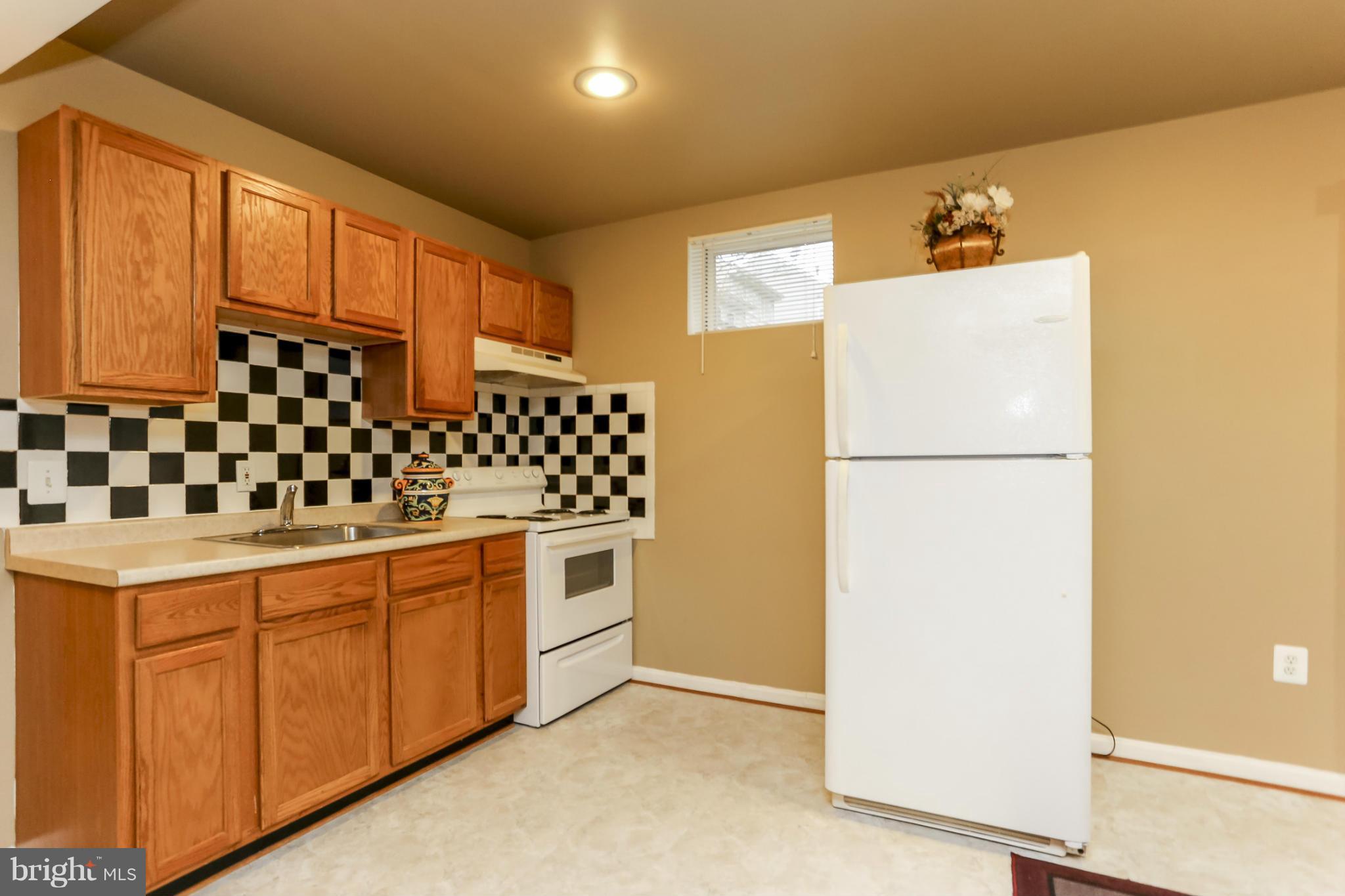 RIDGEFIELD VILLAGE - Residential