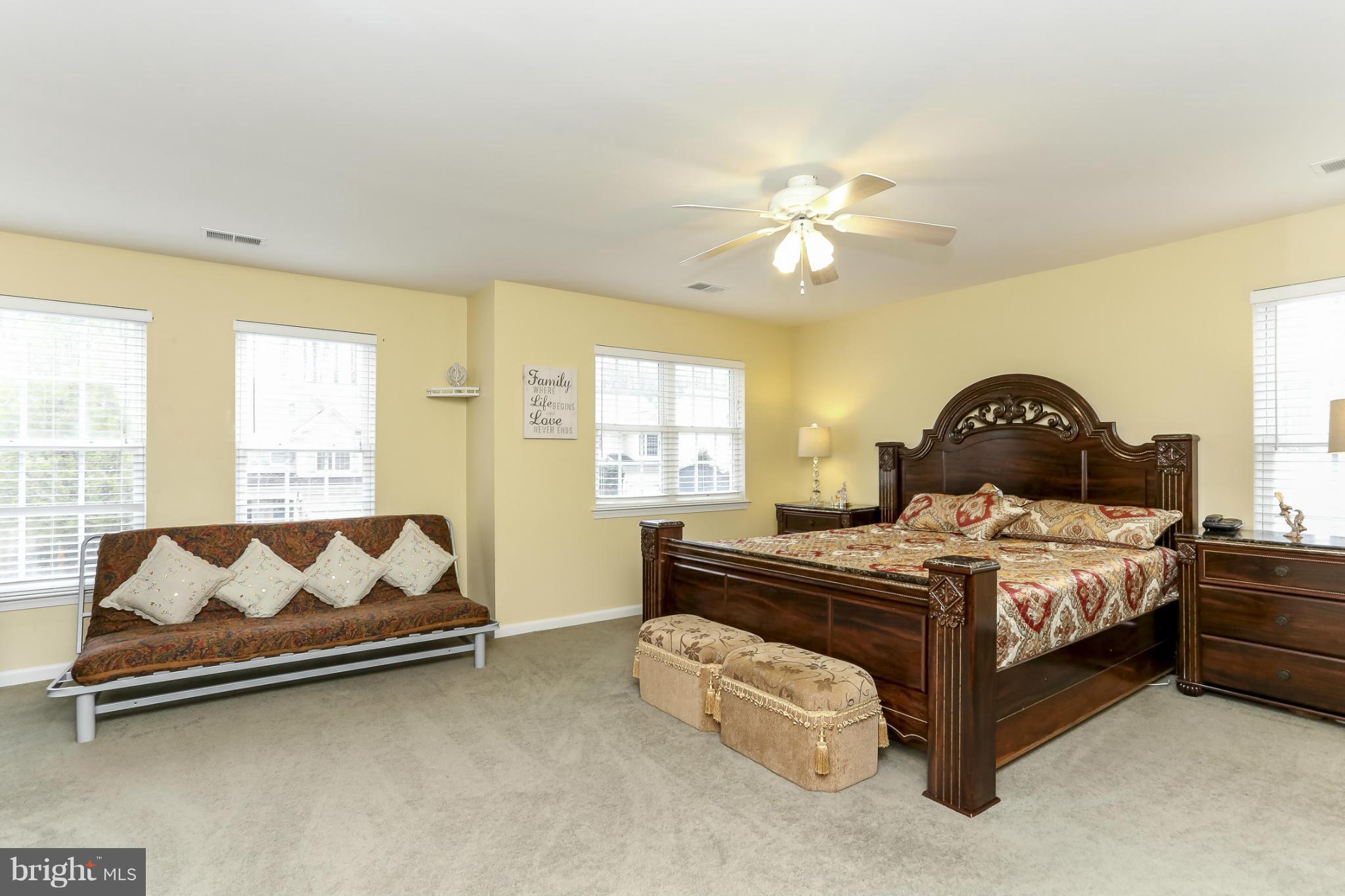 RIDGEFIELD VILLAGE - Residential
