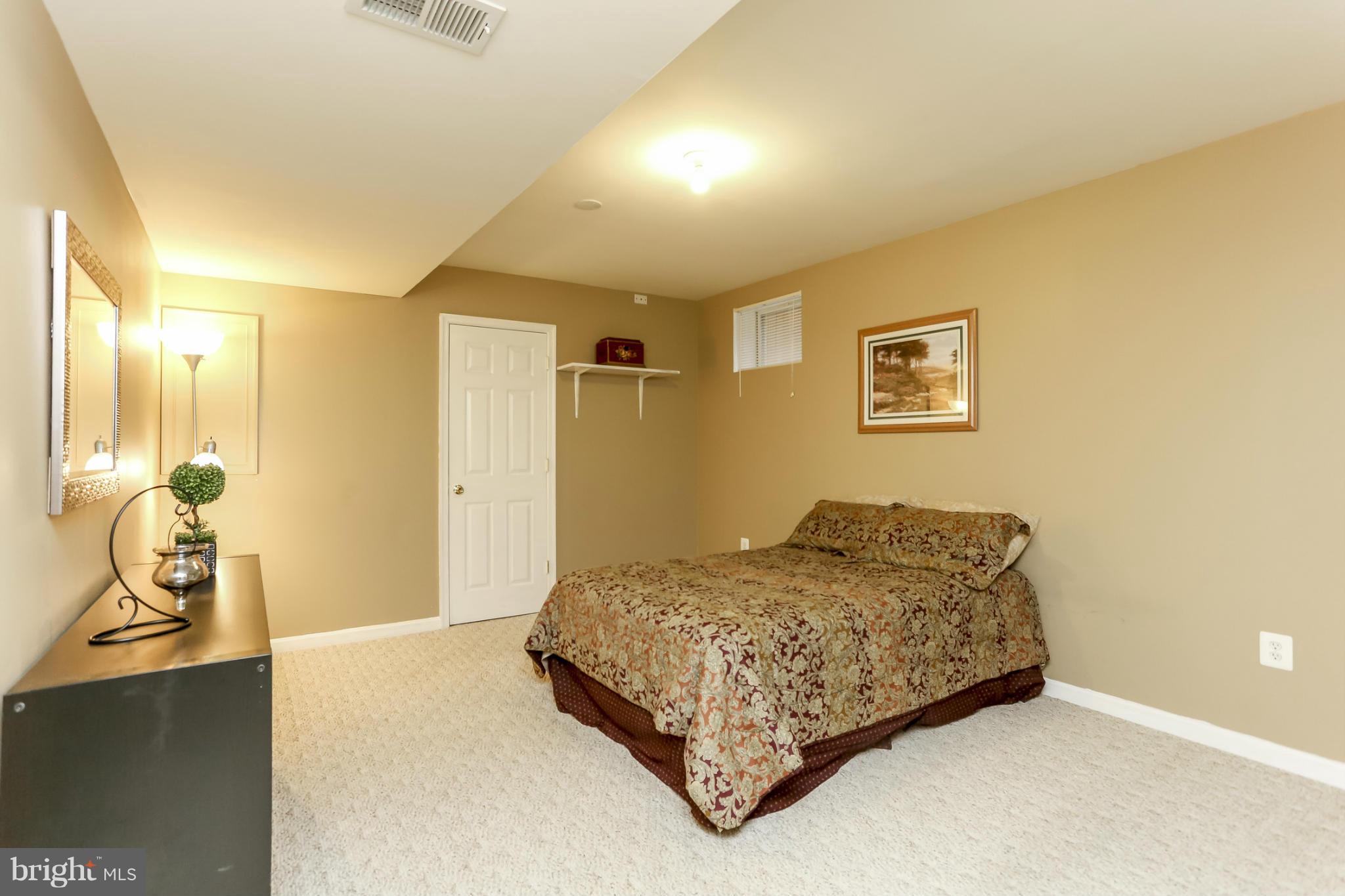 RIDGEFIELD VILLAGE - Residential