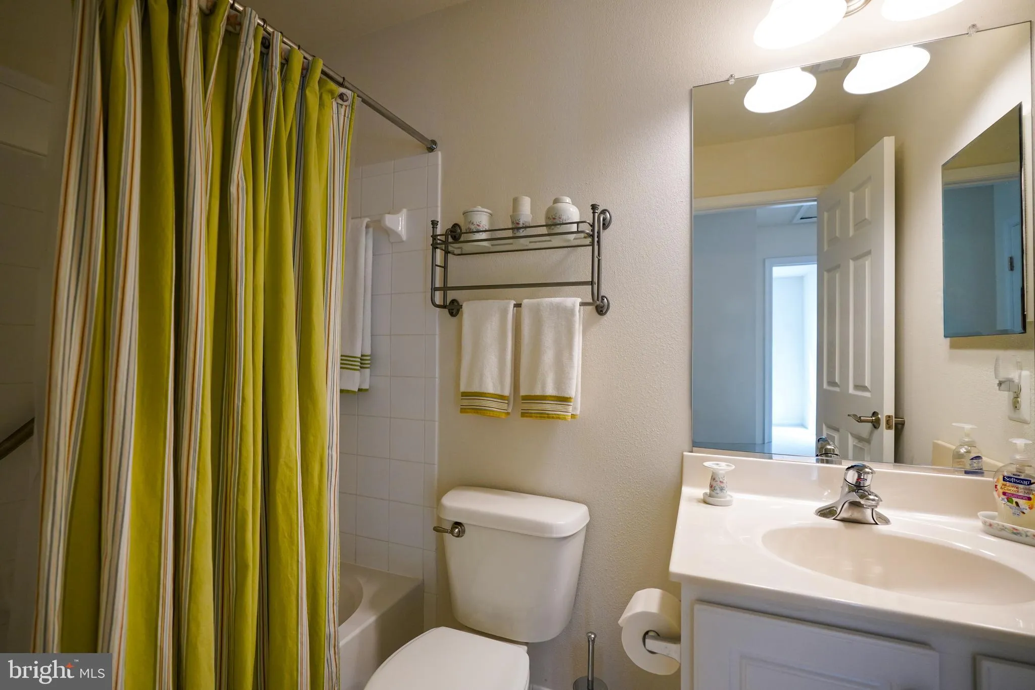 Lewes, Delaware 19958, United States, 5 Bedrooms Bedrooms, ,4 BathroomsBathrooms,Residential,Active,224073