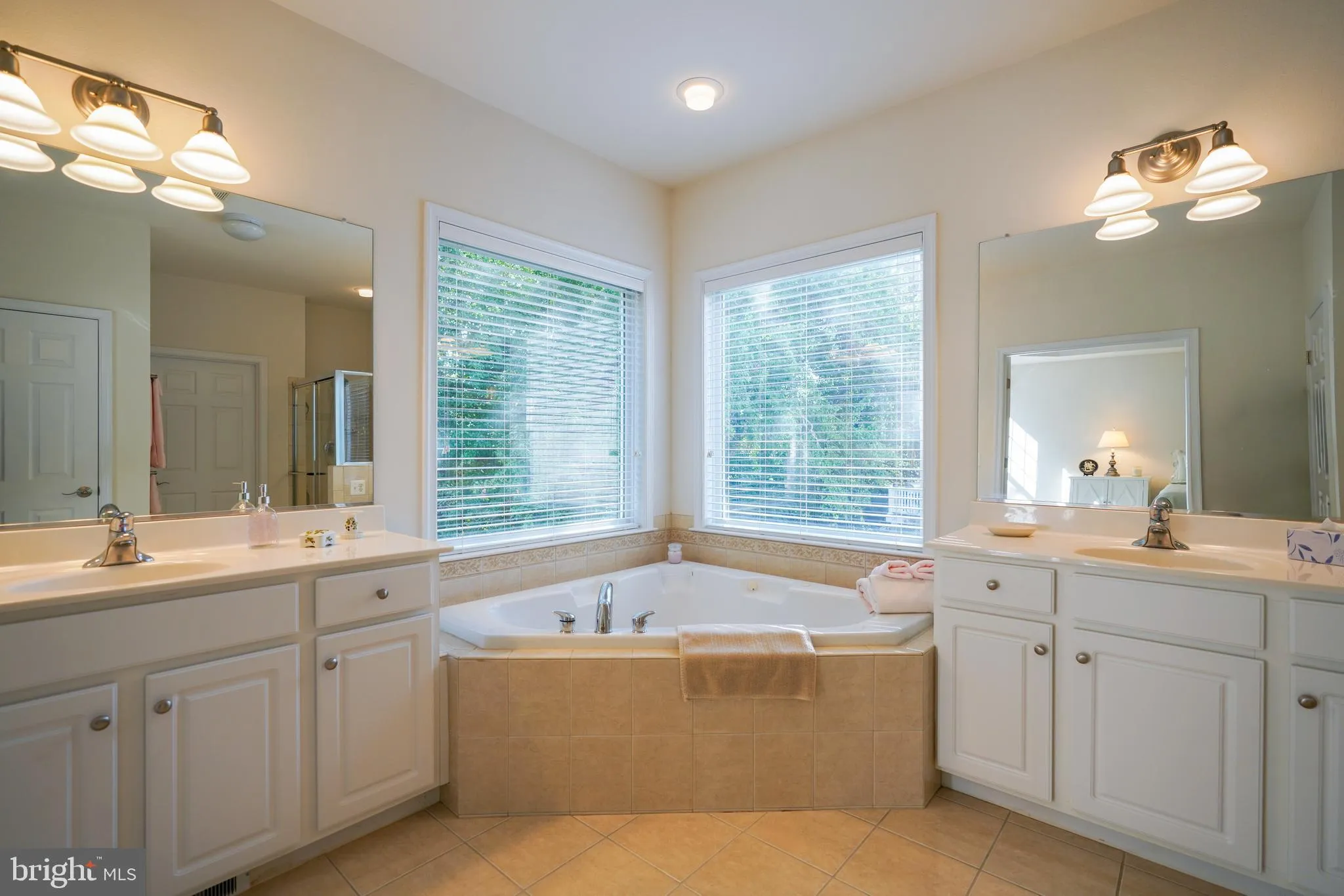 Lewes, Delaware 19958, United States, 5 Bedrooms Bedrooms, ,4 BathroomsBathrooms,Residential,Active,224073