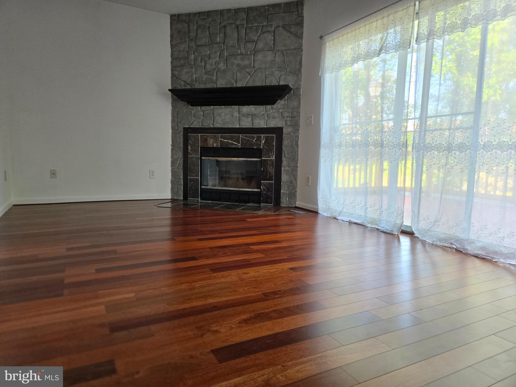 353 LINDERA COURT