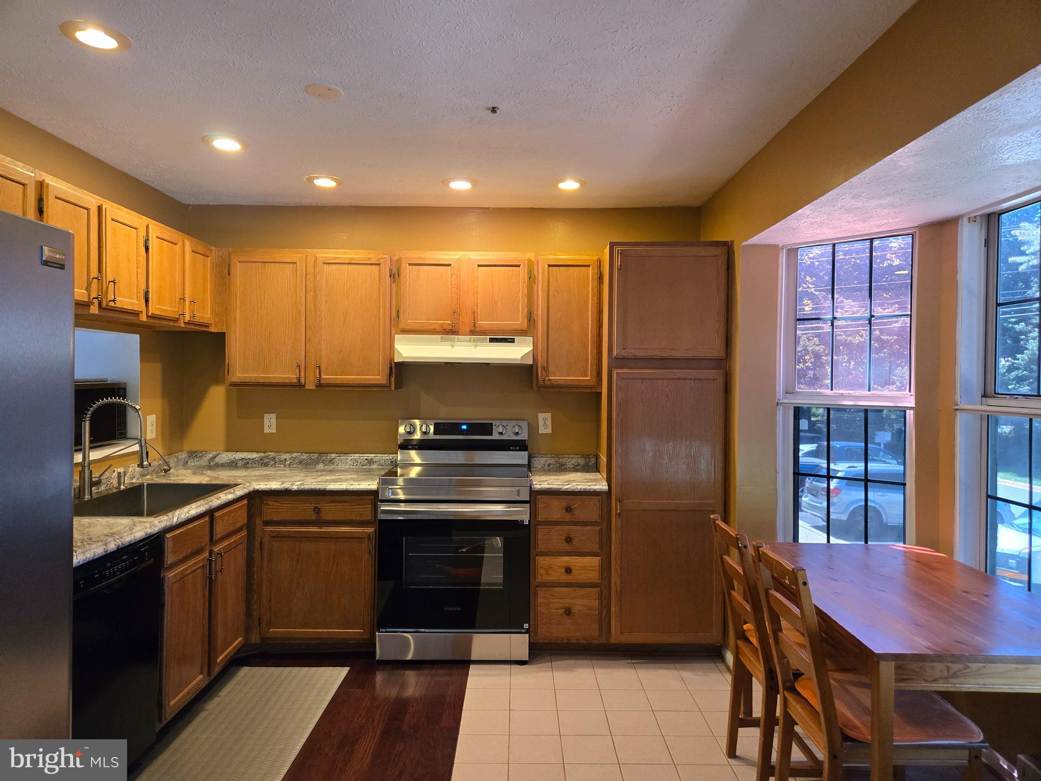 353 LINDERA COURT