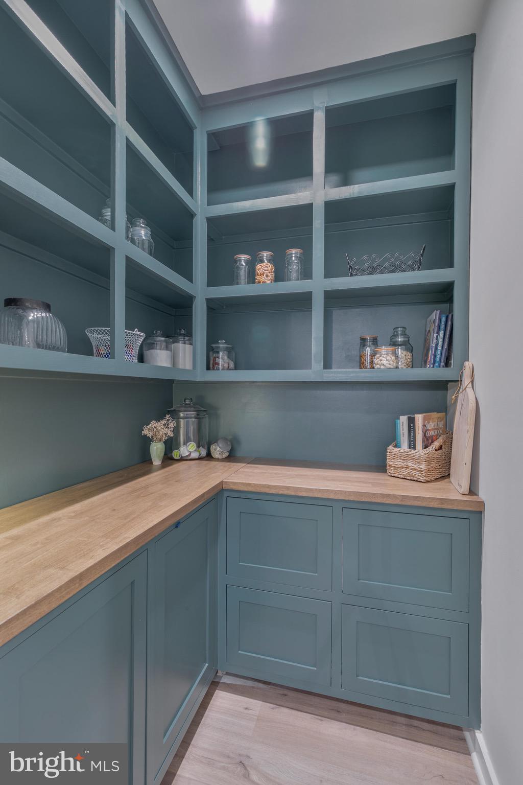 WELLER'S CORNER - Residential