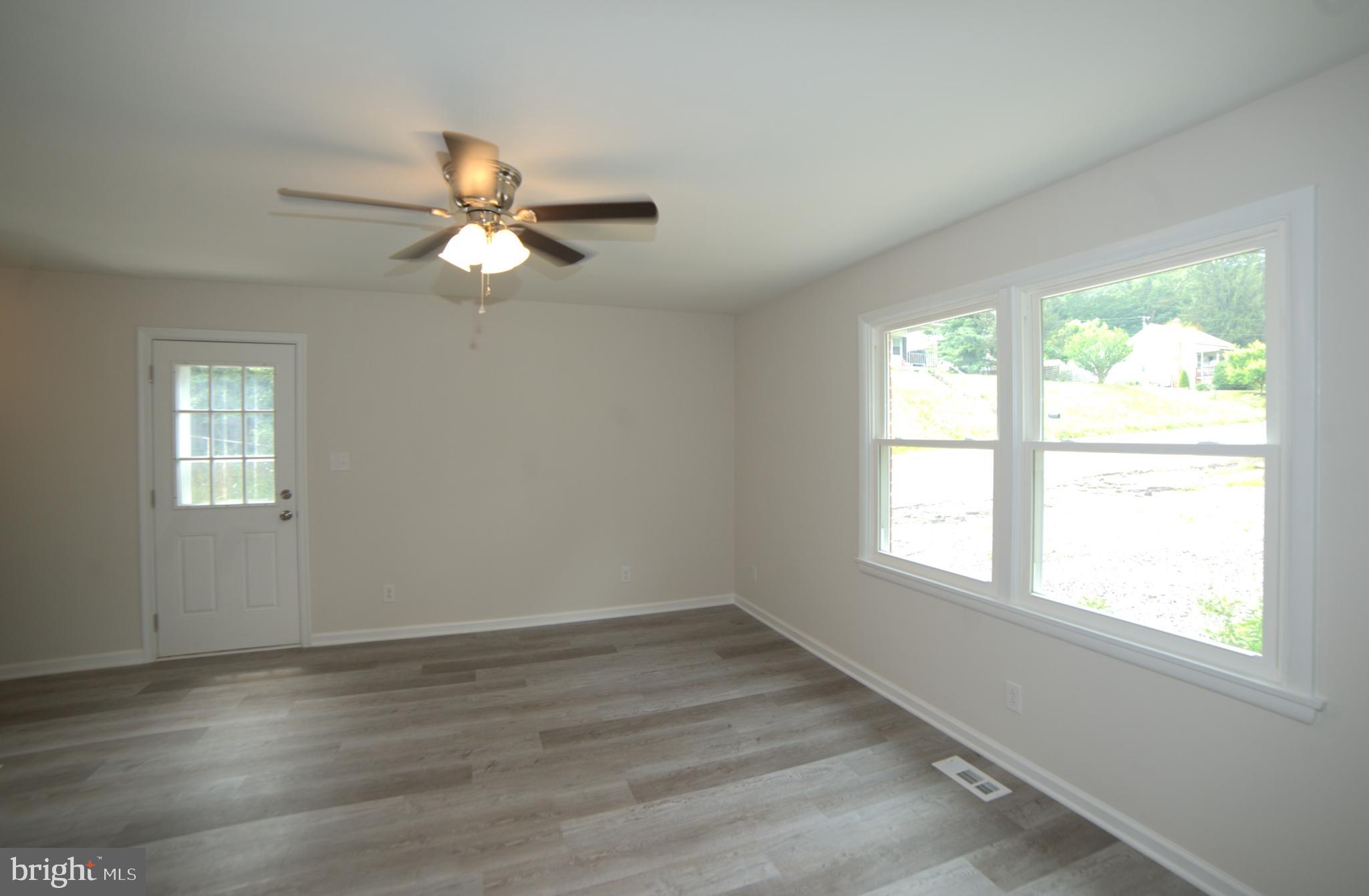 ECKHART MINES - Residential