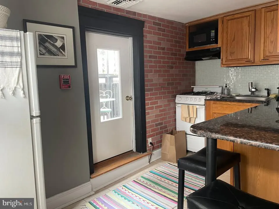 Philadelphia, Pennsylvania 19107, United States, ,1 BathroomBathrooms,Residential,Active,94120
