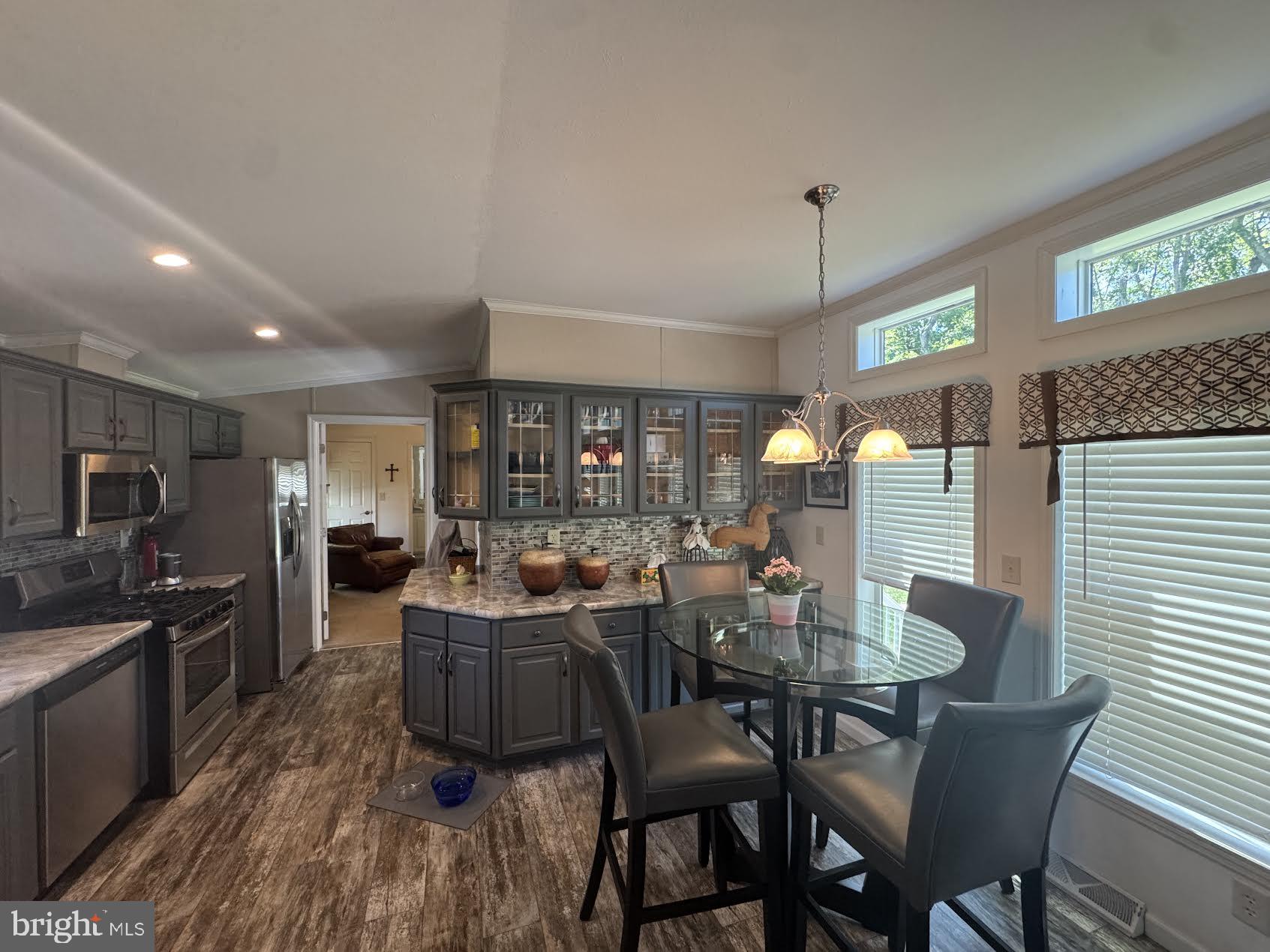 19 MEADOWBROOK DRIVE