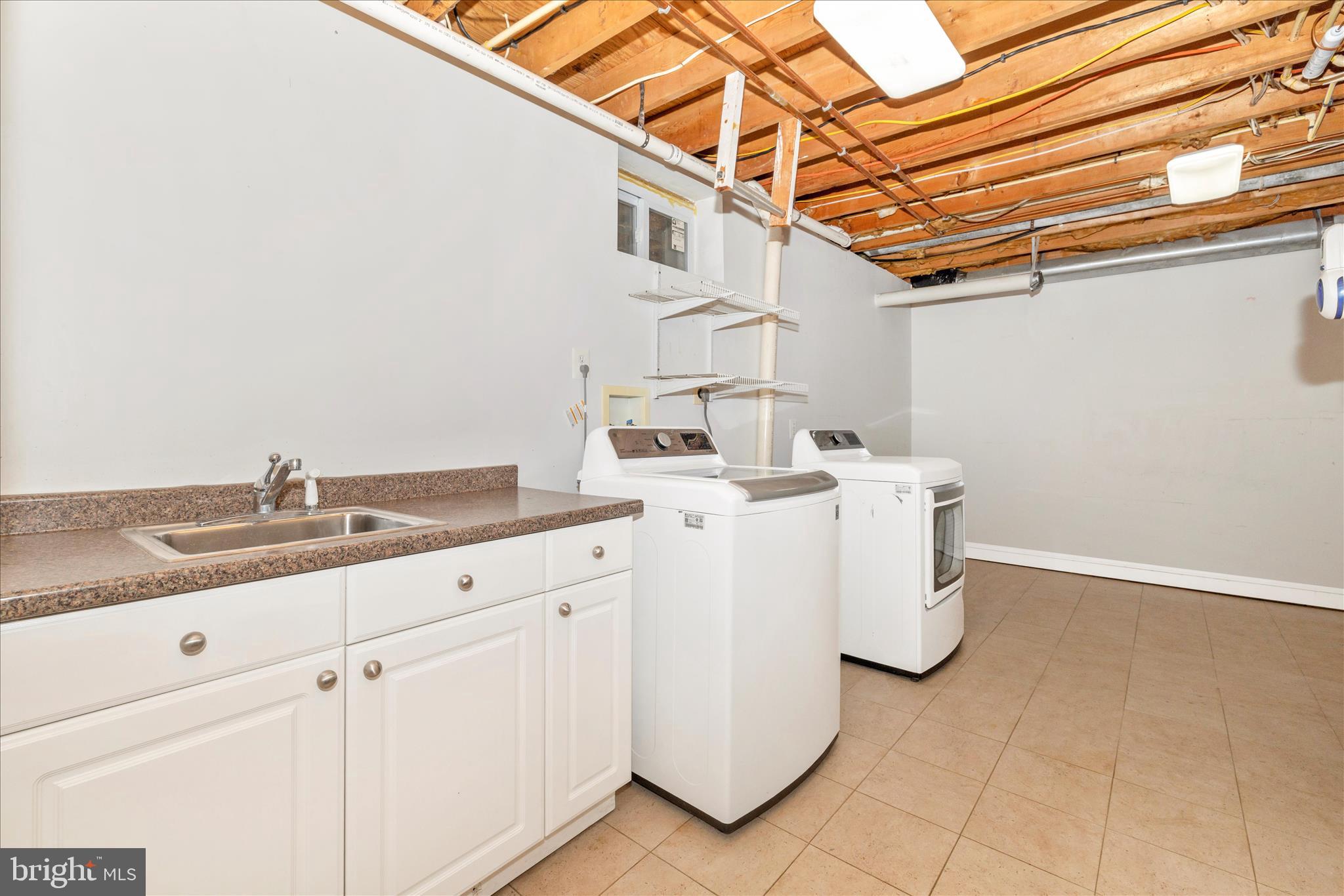 FREMONT HILLS - Residential