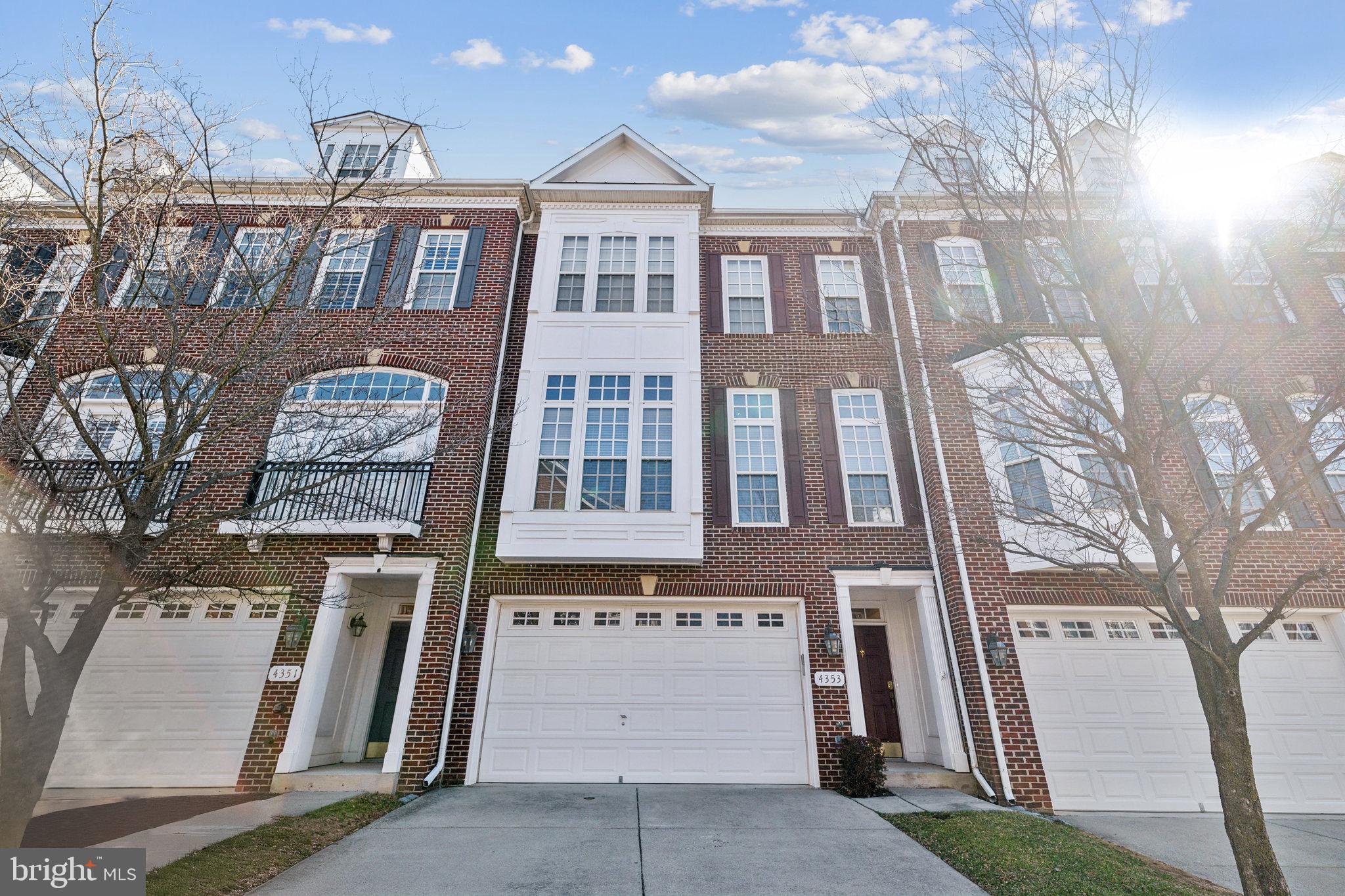 FAIRFAX GATEWAY - Residential Lease