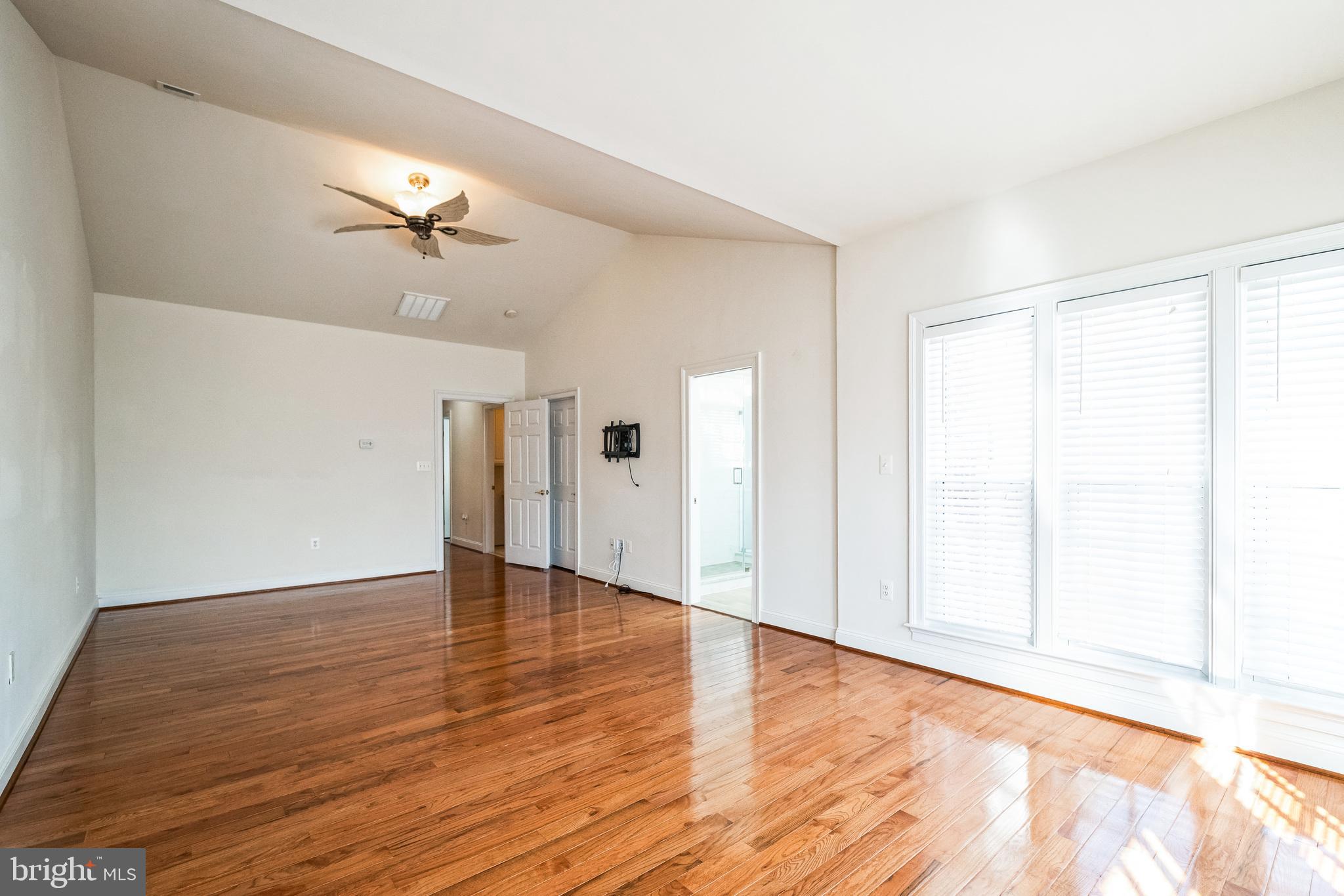 FAIRFAX GATEWAY - Residential Lease