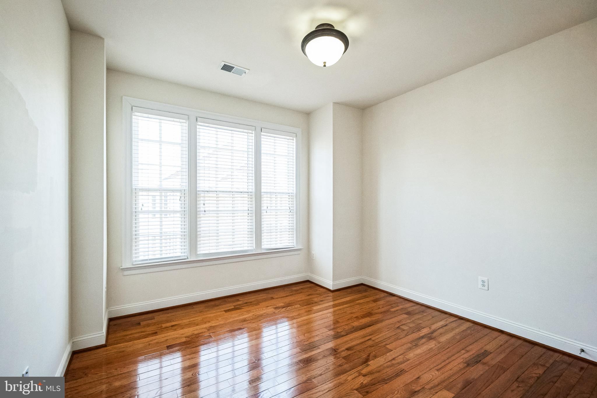 FAIRFAX GATEWAY - Residential Lease