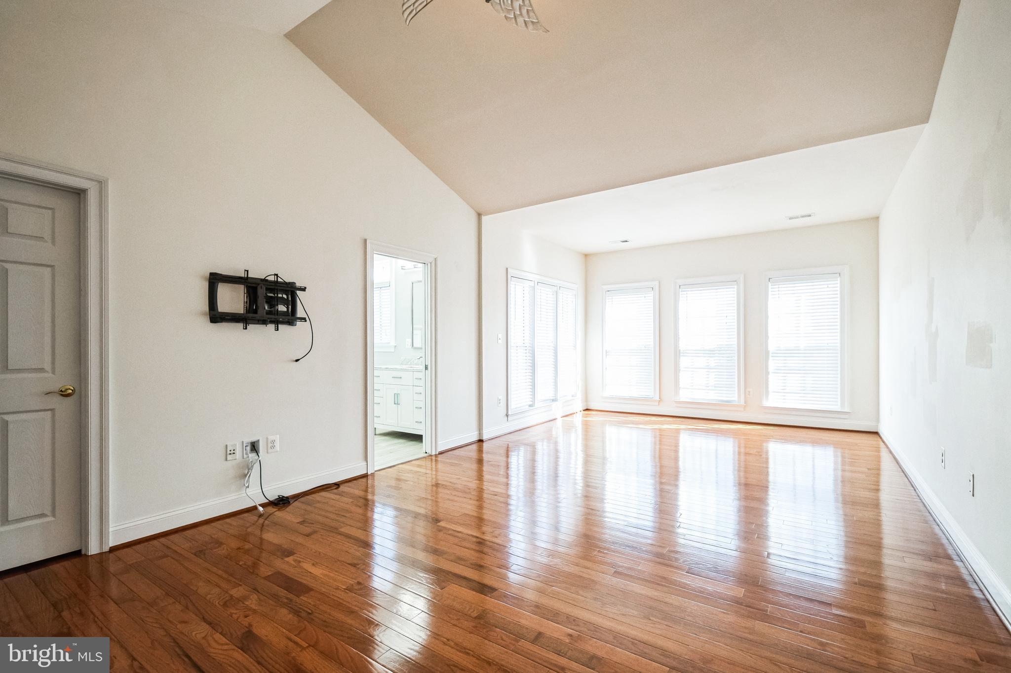 FAIRFAX GATEWAY - Residential Lease