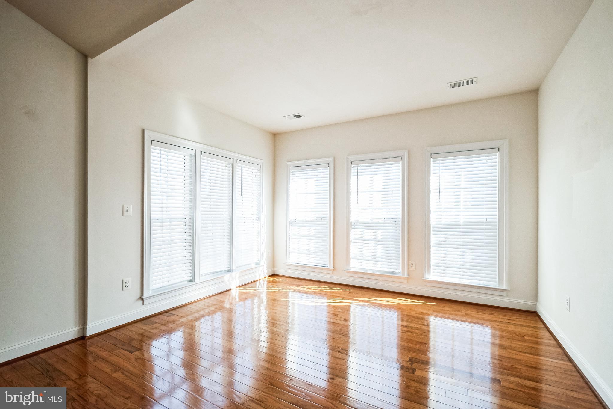 FAIRFAX GATEWAY - Residential Lease