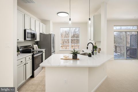 20450 COOL FERN SQUARE ASHBURN VA 20147