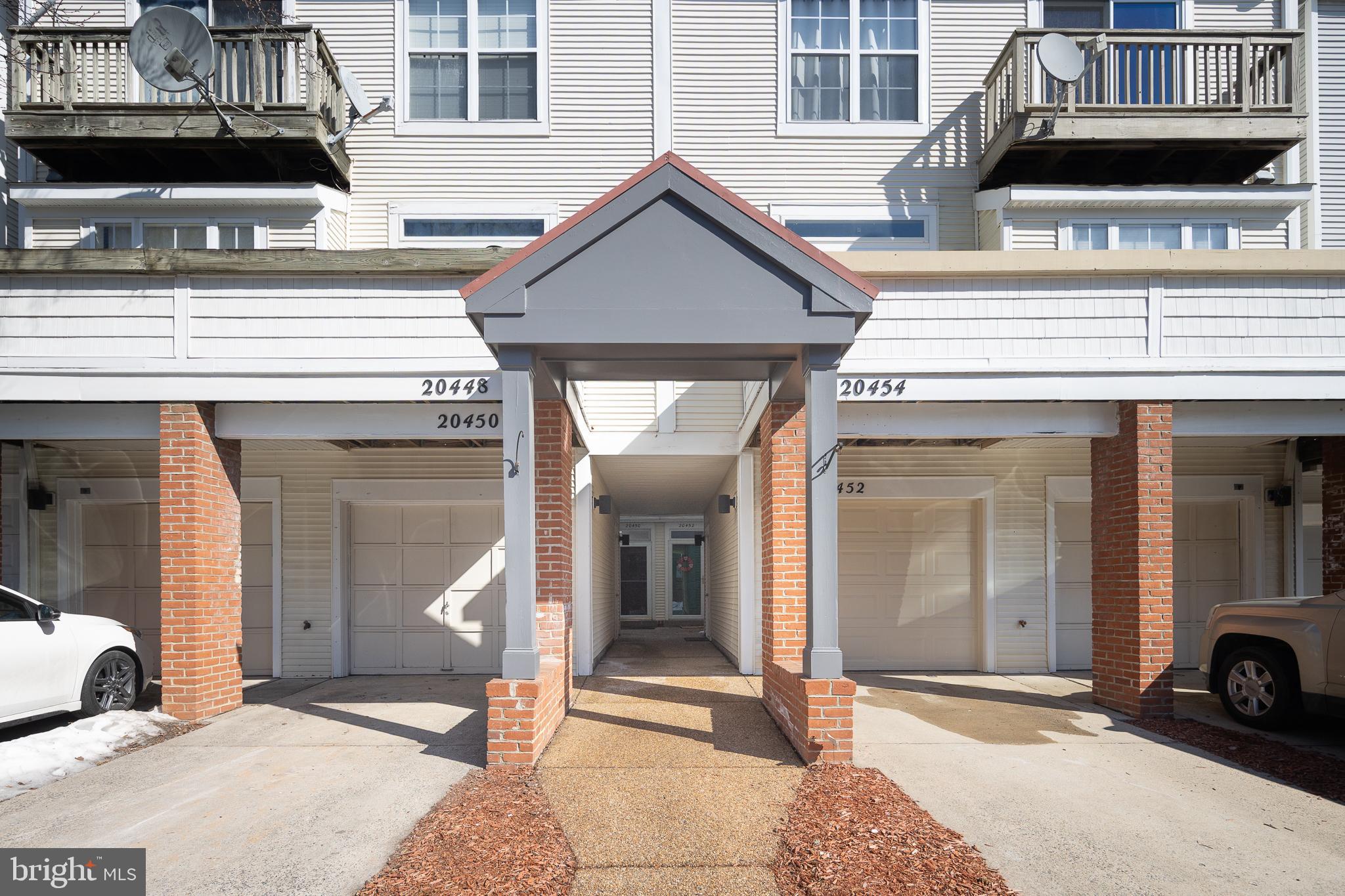 20450 COOL FERN SQUARE