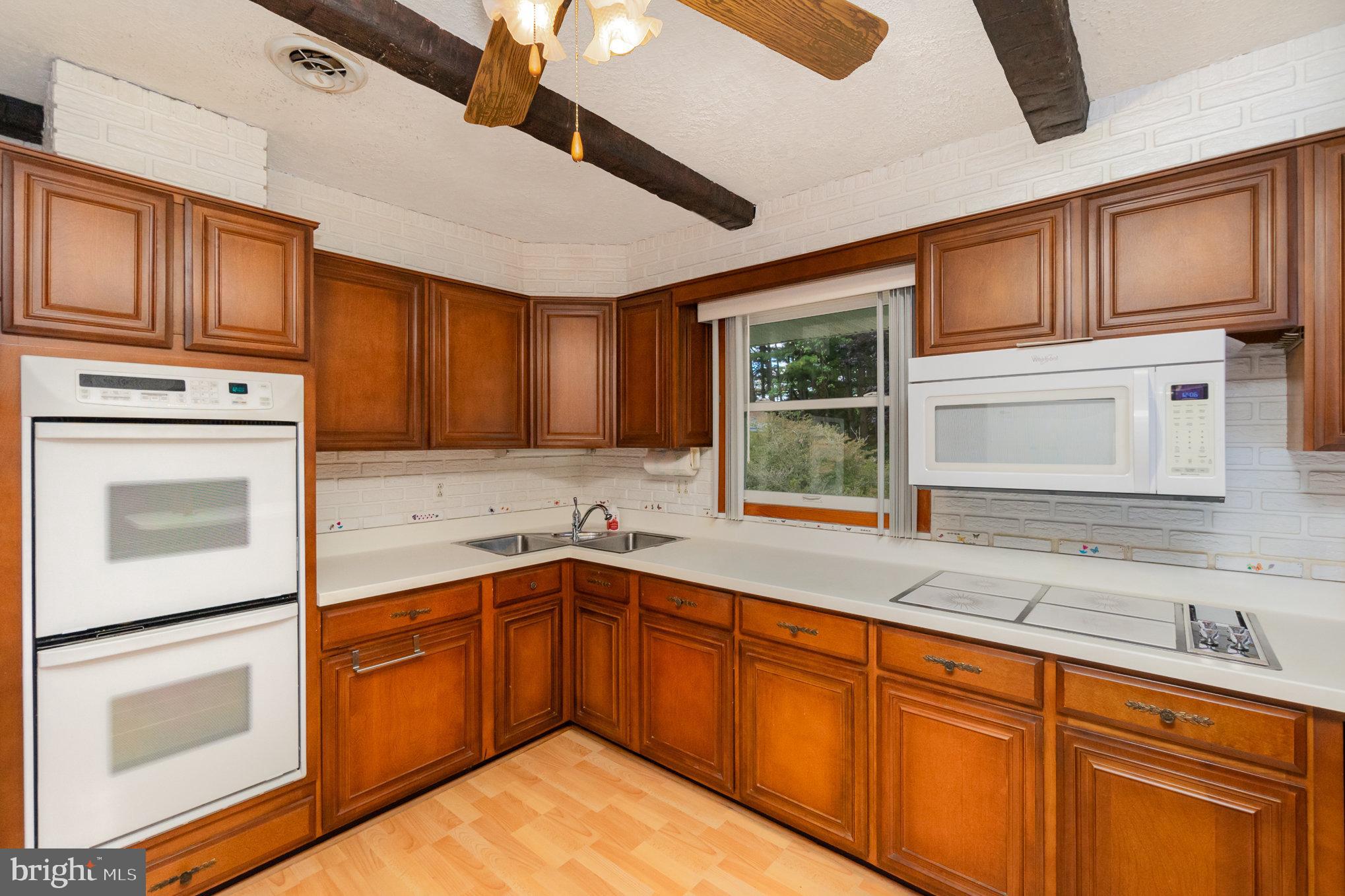 BEE TREE MANOR - Residential